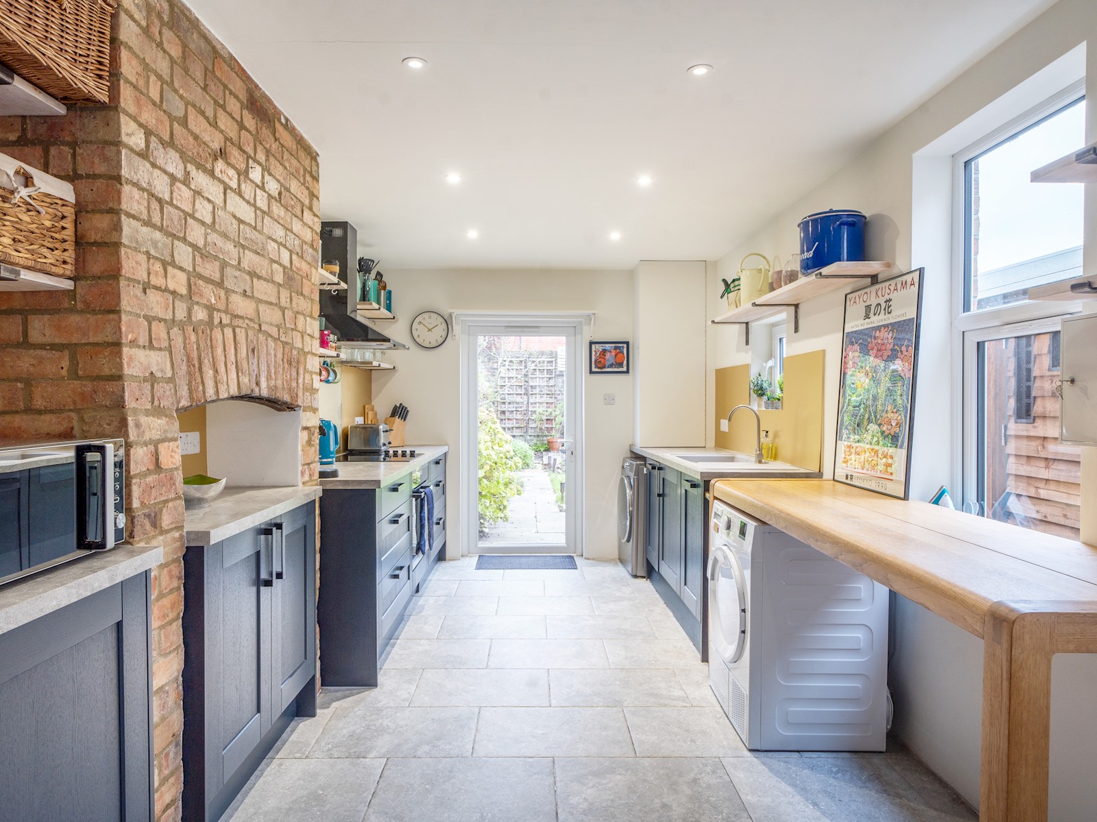 Charming 4BR Victorian Townhouse - Central Oxford - Pass the Keys in 86 St Mary's Road OX4 1QD - Property image 17 - VivreStays