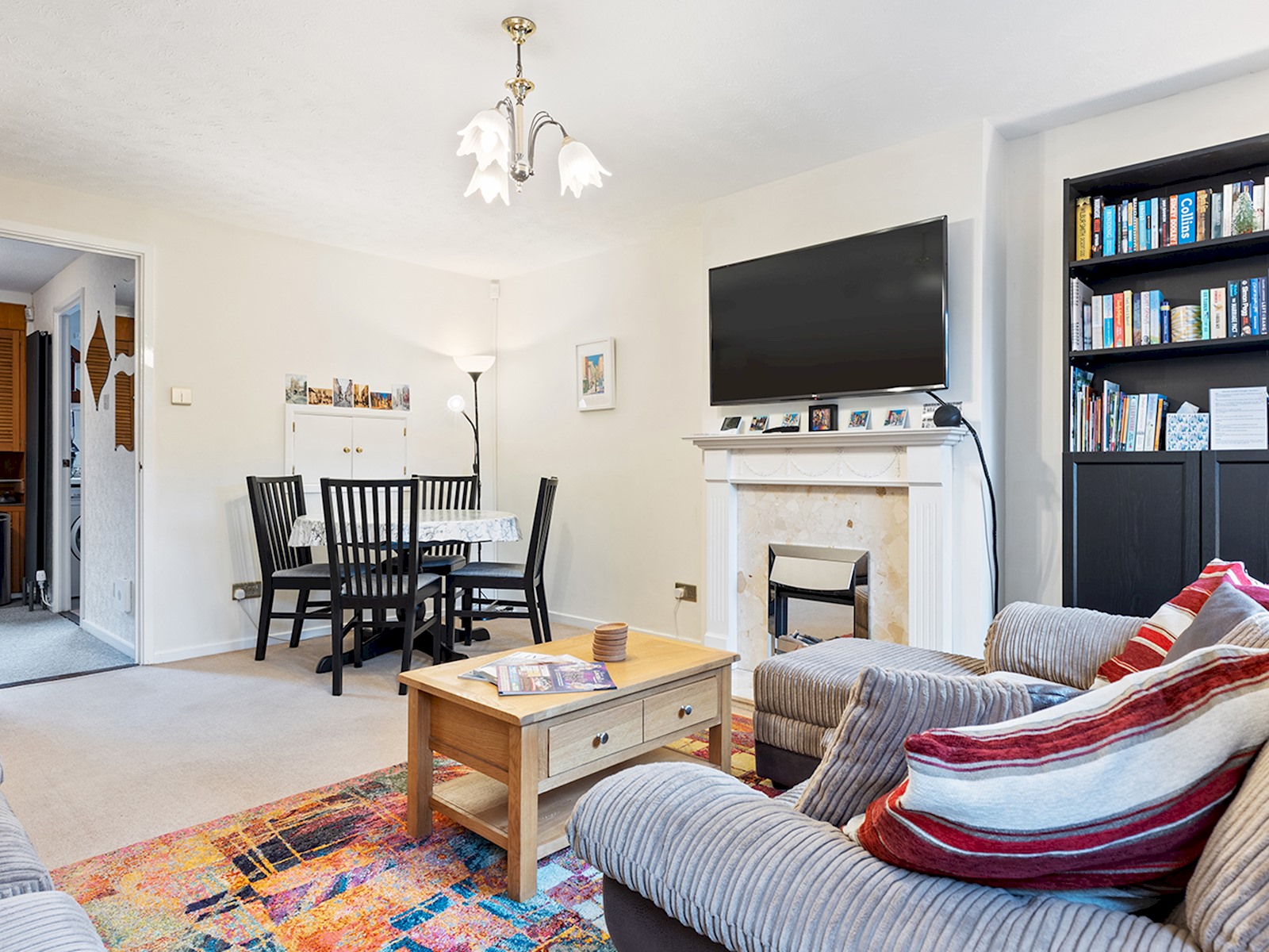 Cosy York Home with Parking - Pass the Keys in 15 Cloister Walk YO31 7HZ - Property image 6 - VivreStays