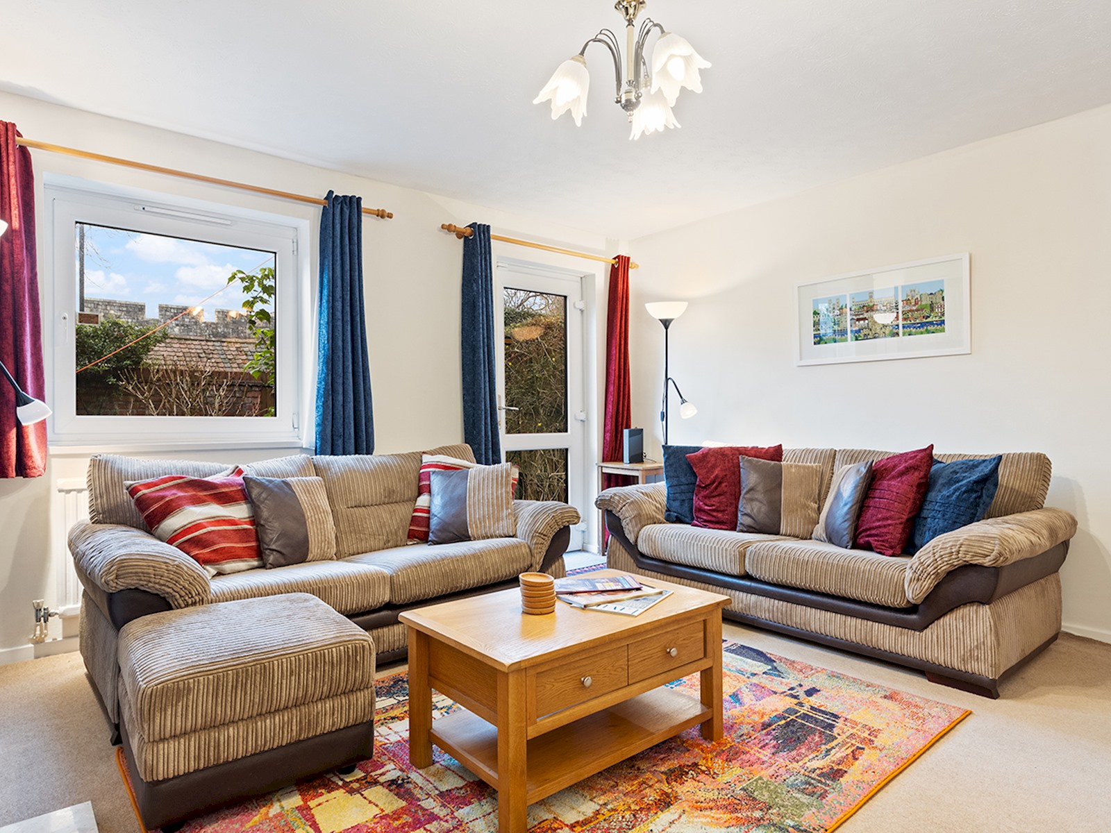 Cosy York Home with Parking - Pass the Keys in 15 Cloister Walk YO31 7HZ - Property image 4 - VivreStays