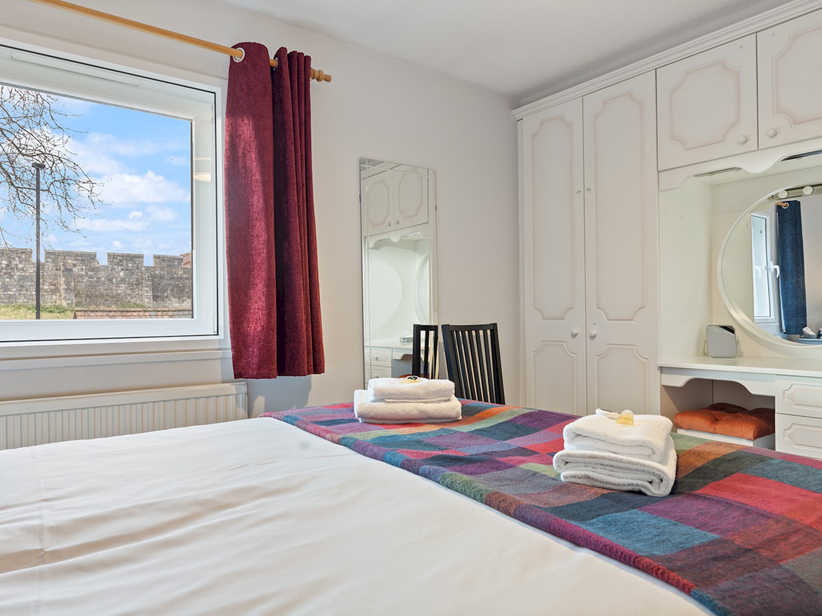 Cosy York Home with Parking - Pass the Keys in 15 Cloister Walk YO31 7HZ - Property image 12 - VivreStays
