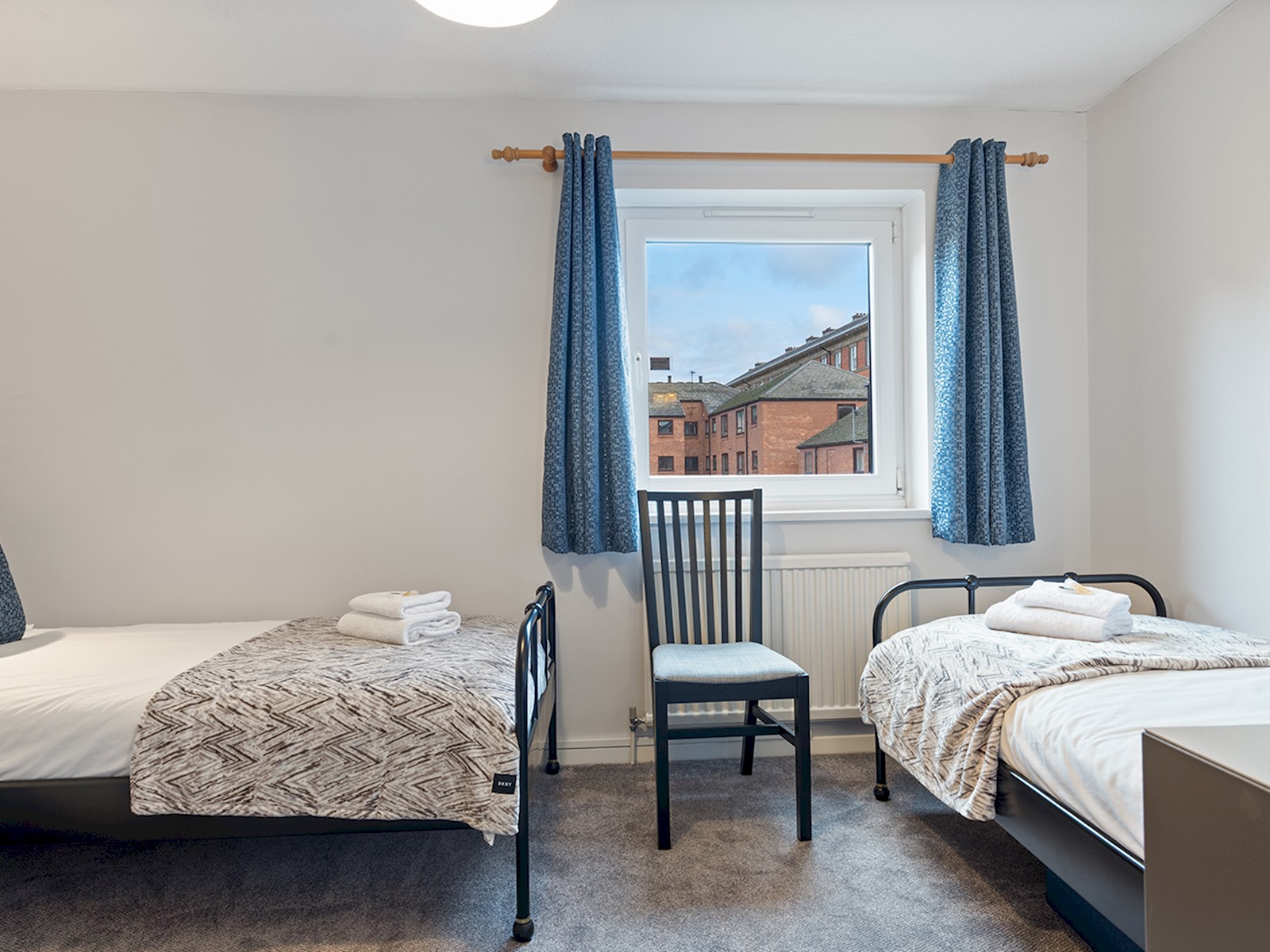 Cosy York Home with Parking - Pass the Keys in 15 Cloister Walk YO31 7HZ - Property image 3 - VivreStays