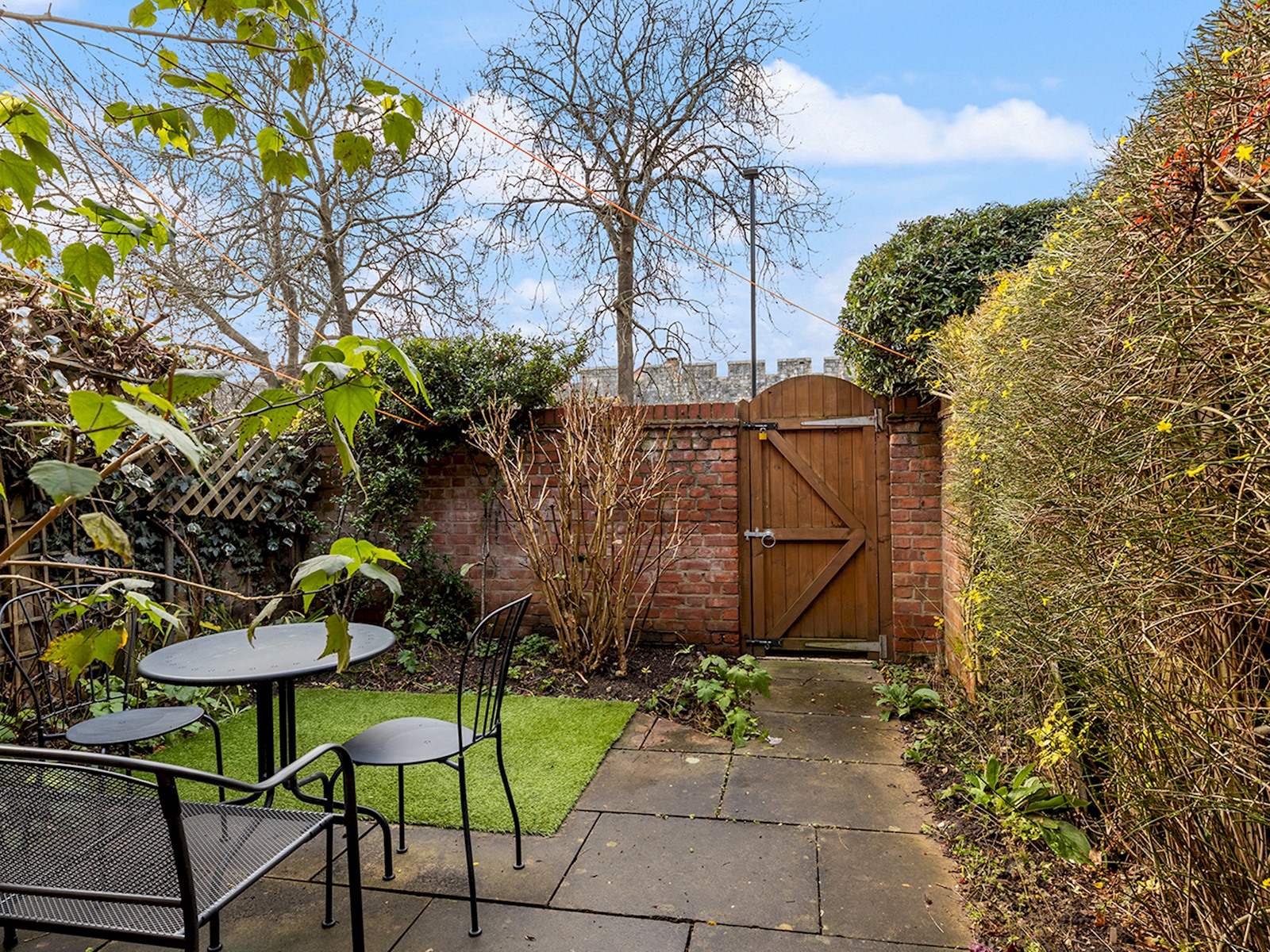Cosy York Home with Parking - Pass the Keys in 15 Cloister Walk YO31 7HZ - Property image 16 - VivreStays