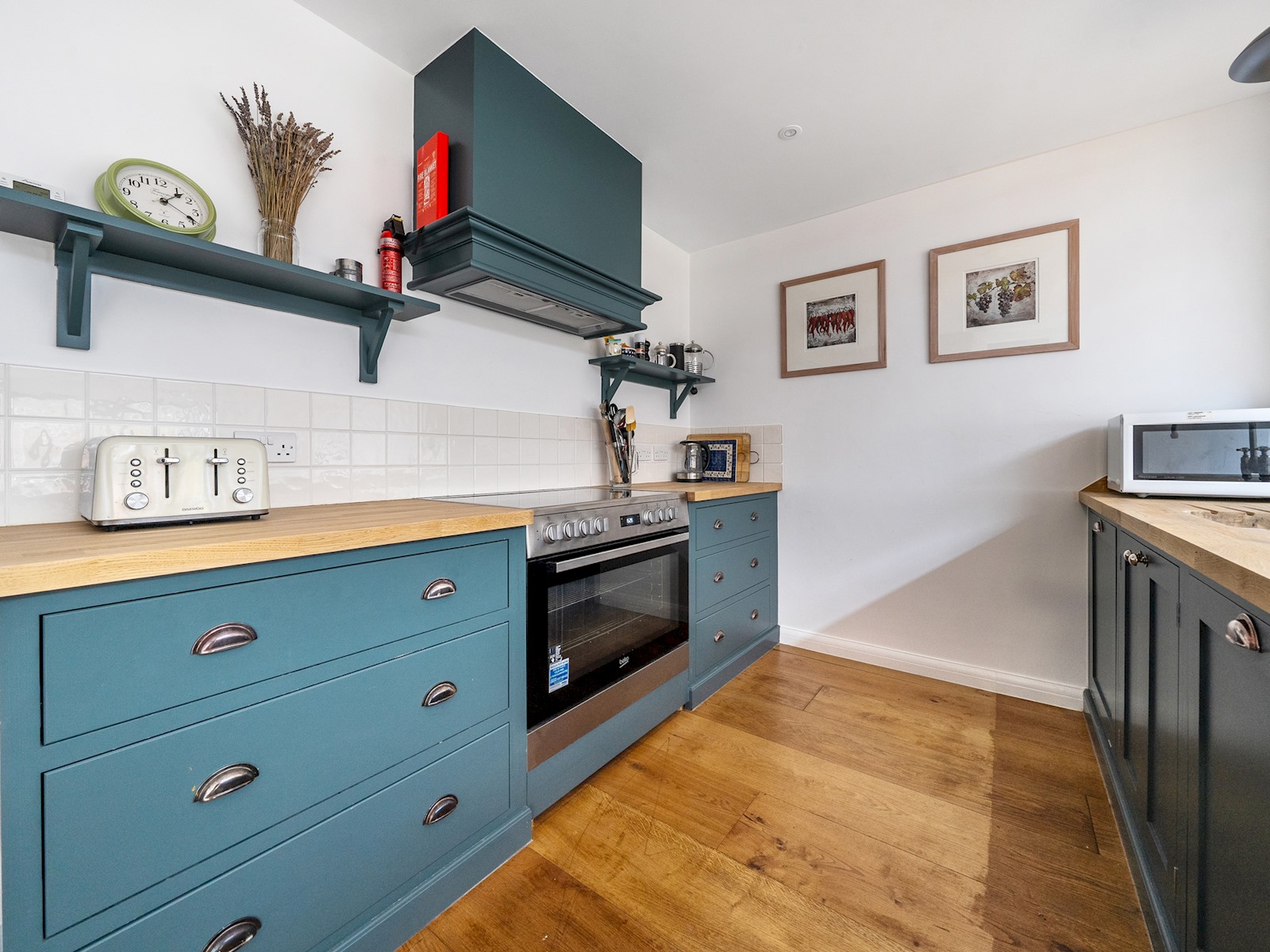 Stunning 3 Bed + Parking in Leafy North Oxford - Pass the Keys in 35 Hobson Road OX2 7JX - Property image 4 - VivreStays