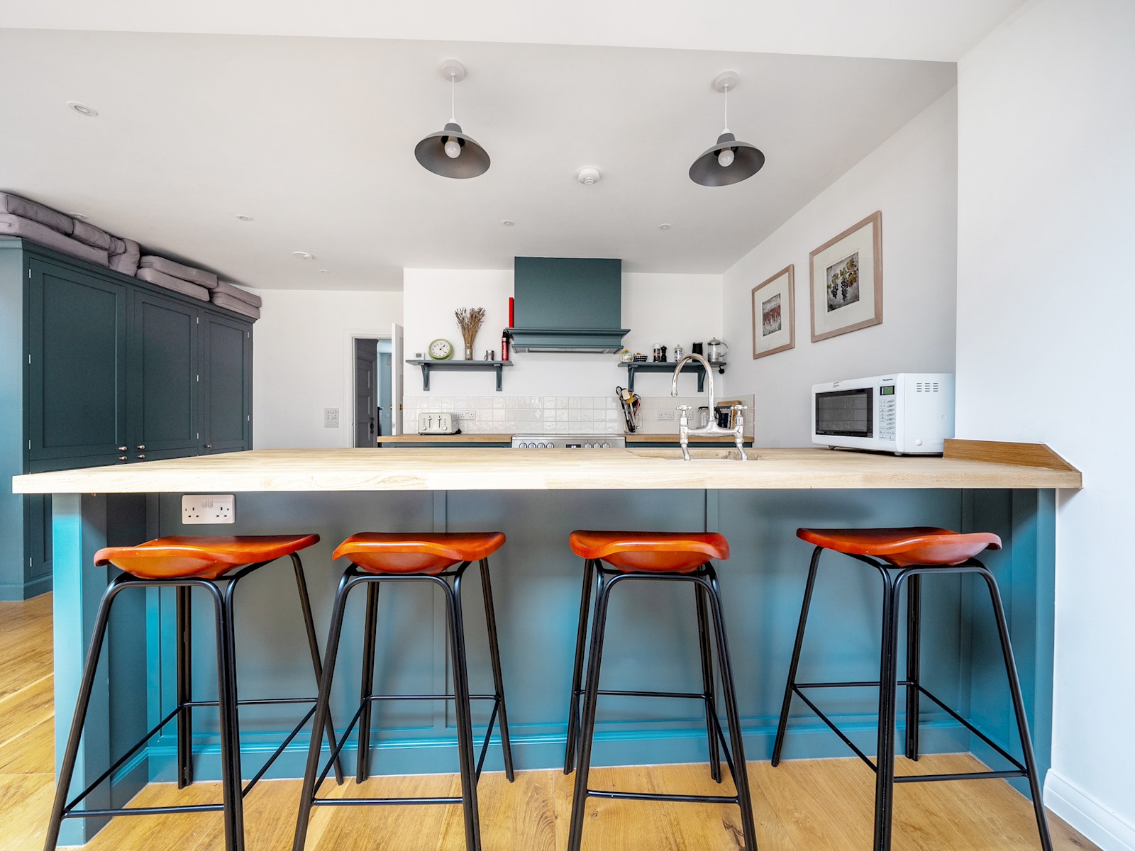 Stunning 3 Bed + Parking in Leafy North Oxford - Pass the Keys in 35 Hobson Road OX2 7JX - Property image 13 - VivreStays