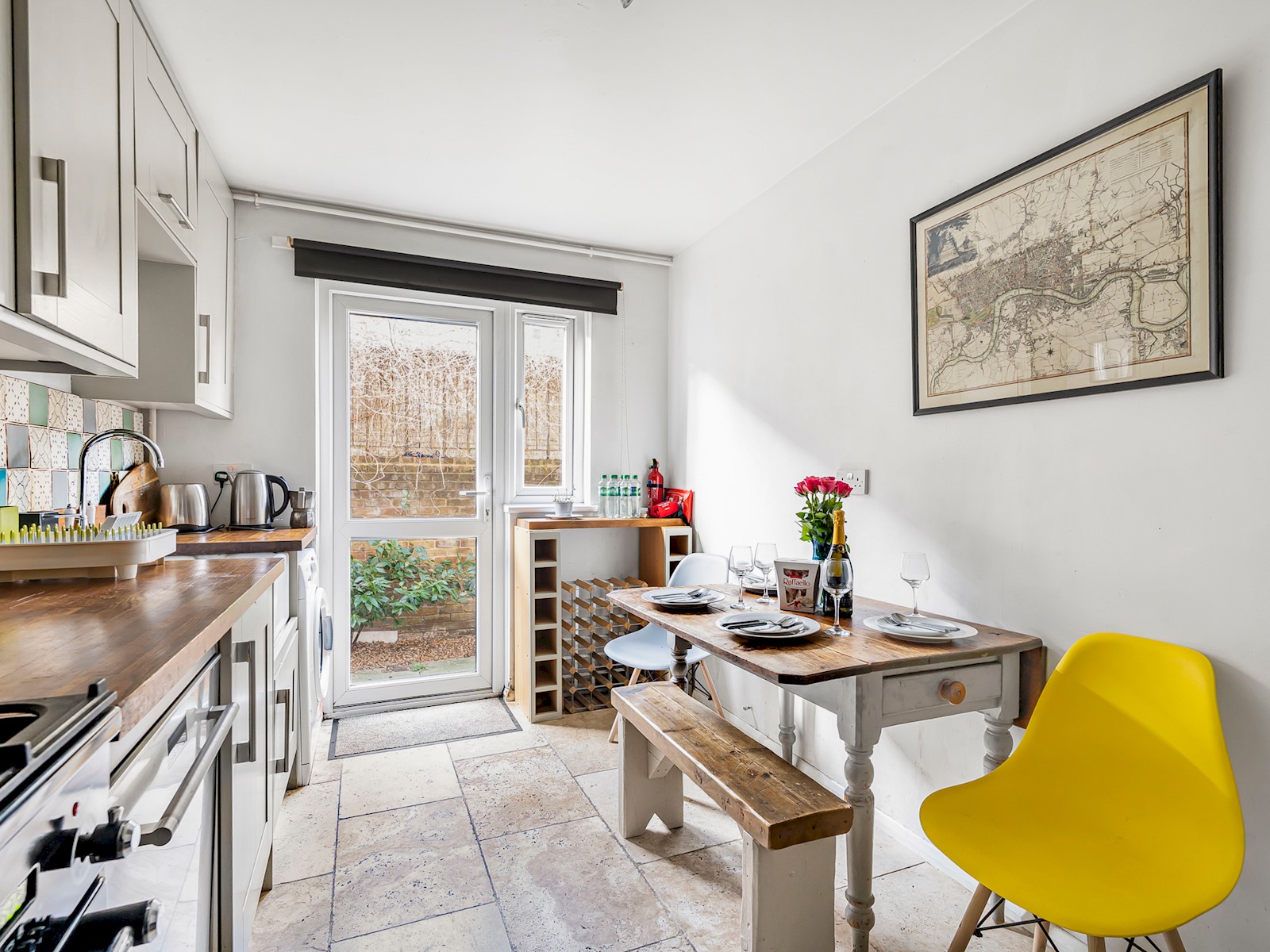 Elephant & Castle Apartment - Pass the Keys in 61 Winchester Close SE17 3DQ - Property image 2 - VivreStays