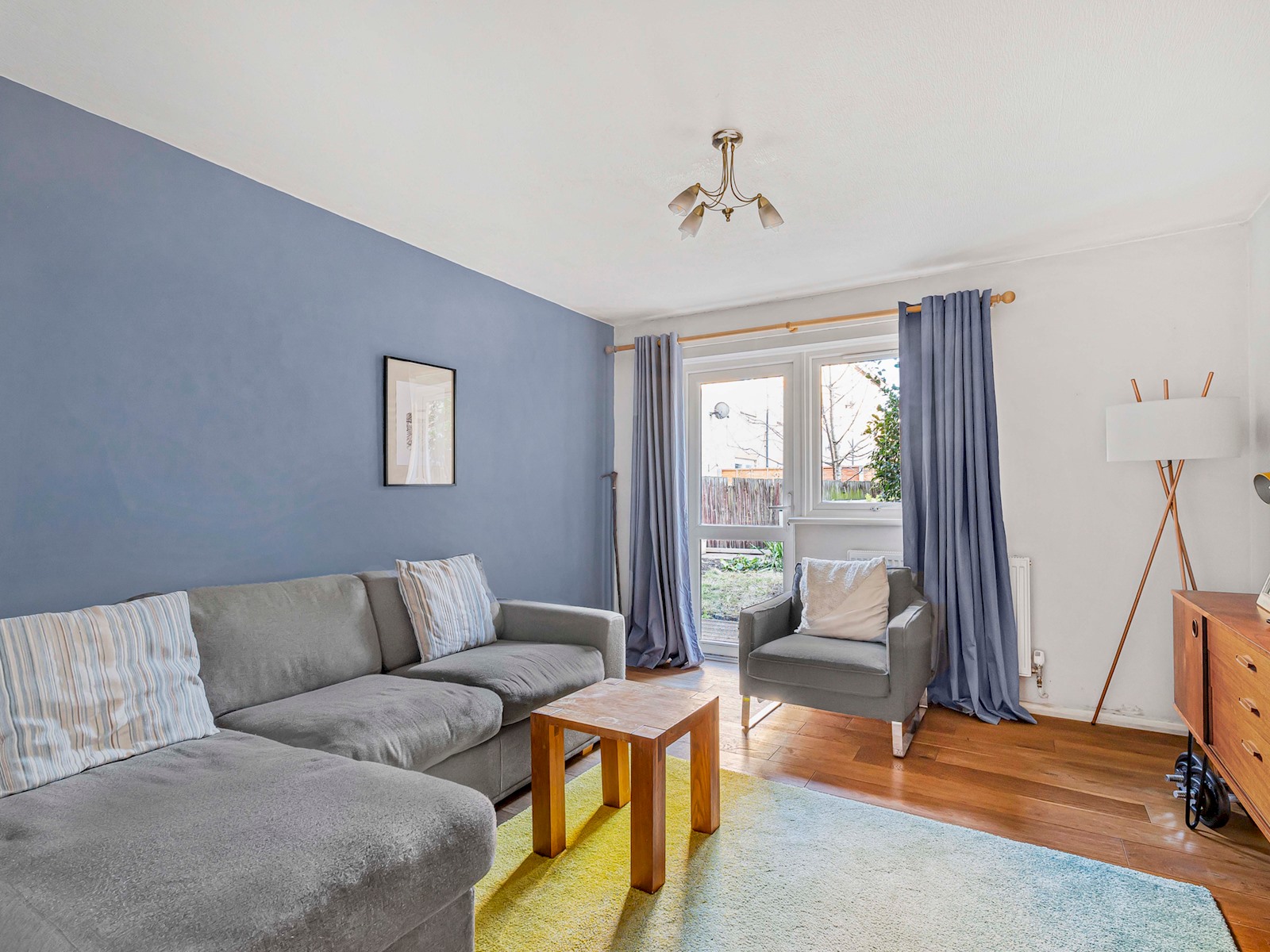 Elephant & Castle Apartment - Pass the Keys in 61 Winchester Close SE17 3DQ - Property image 9 - VivreStays