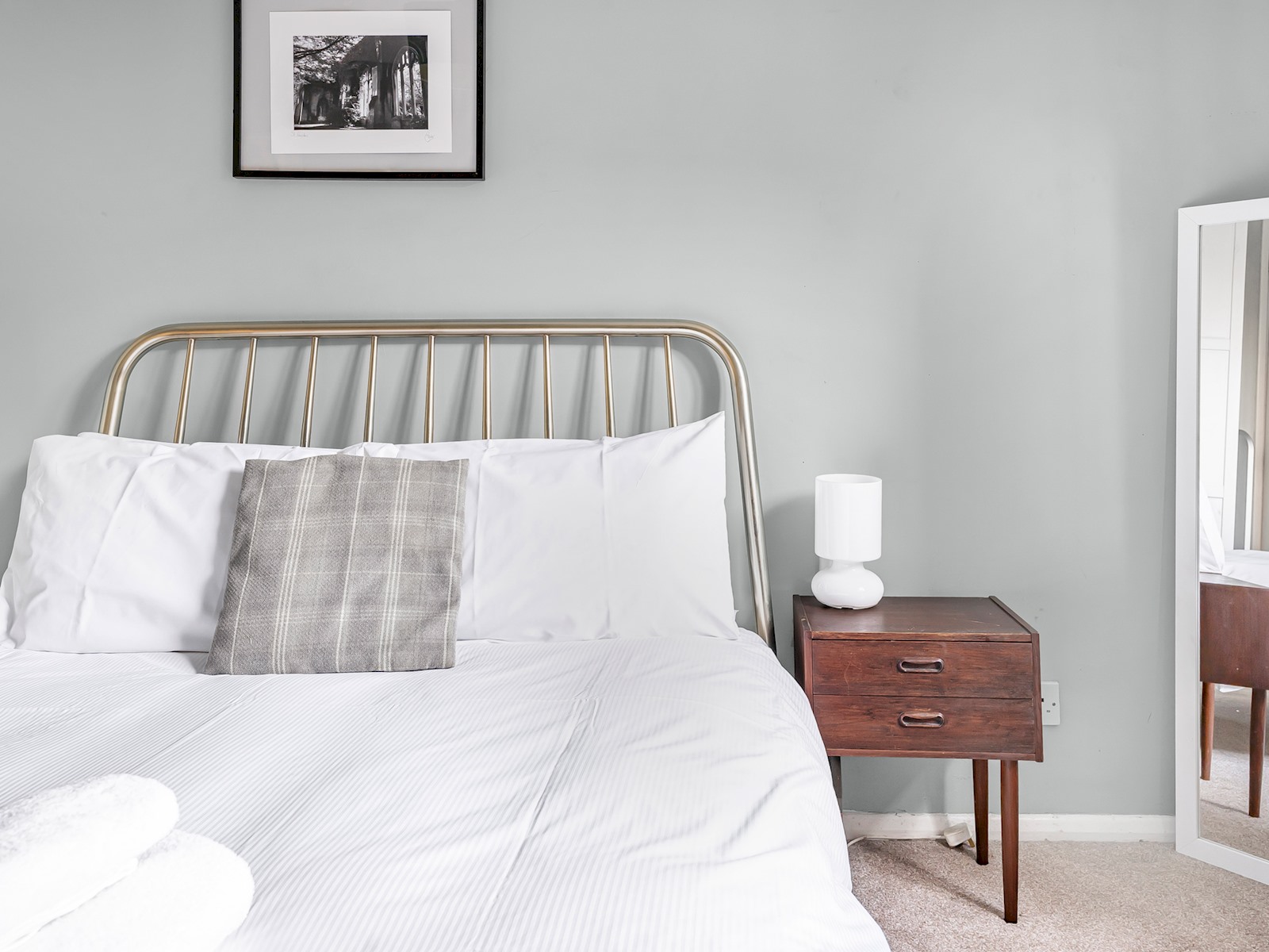 Elephant & Castle Apartment - Pass the Keys in 61 Winchester Close SE17 3DQ - Property image 15 - VivreStays