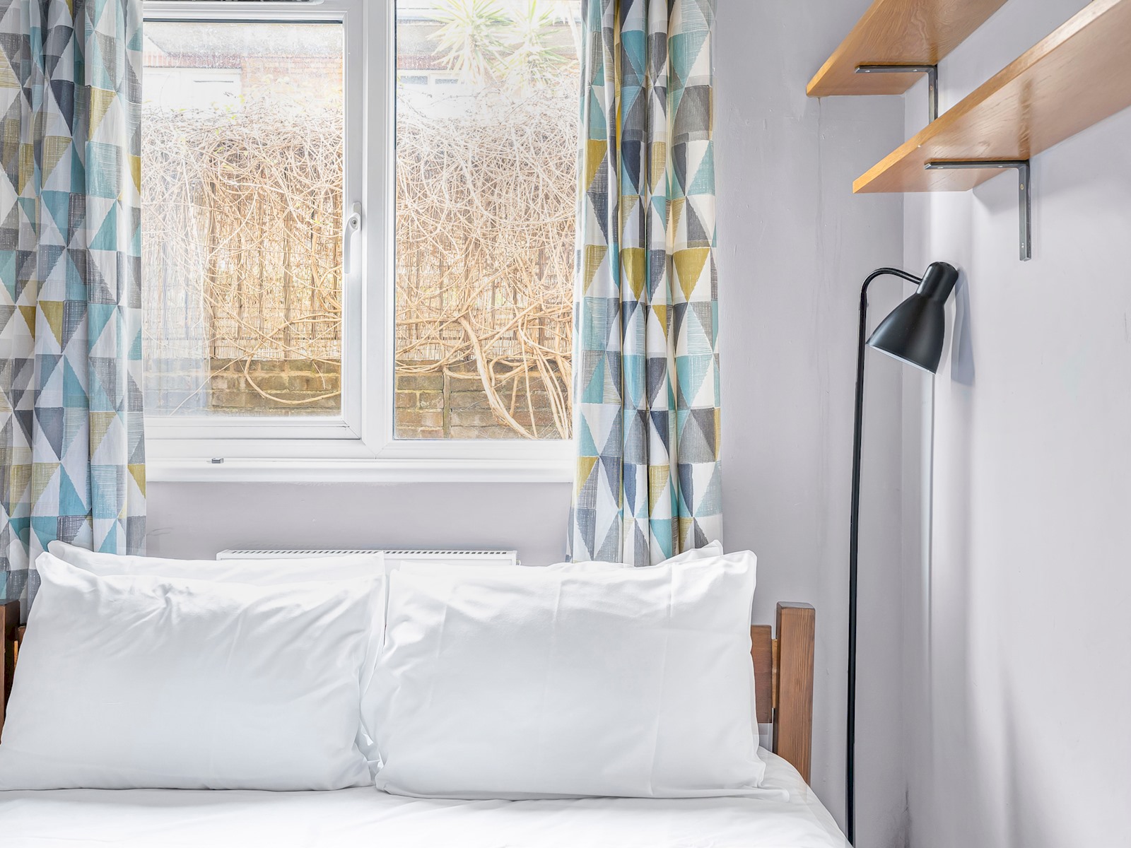 Elephant & Castle Apartment - Pass the Keys in 61 Winchester Close SE17 3DQ - Property image 19 - VivreStays