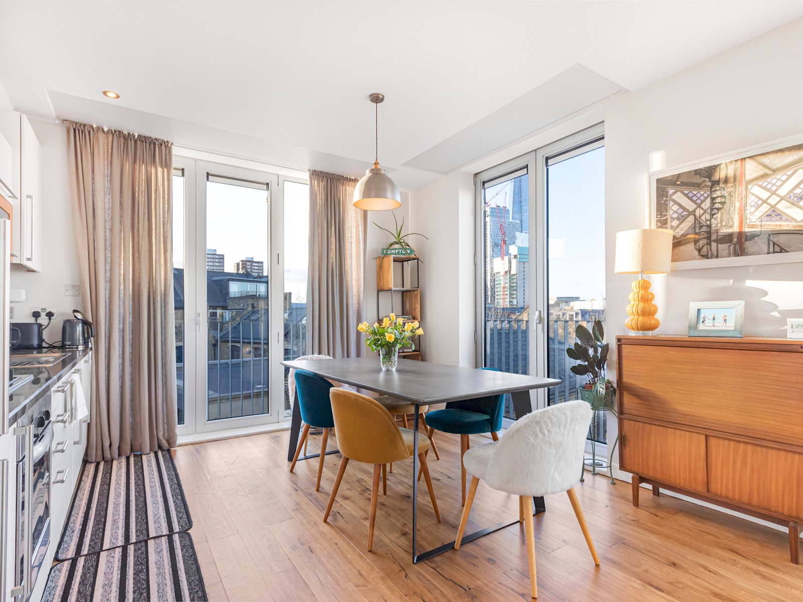 View Perfectly Located Comfy 1-Bed in London Bridge - Pass the Keys in 31 Bickels Yard, 151-153 Bermondsey St SE1 3HA Perfectly Located Comfy 1-Bed in London Bridge - Pass the Keys in 31 Bickels Yard, 151-153 Bermondsey St SE1 3HA - Property image 13 - VivreStays