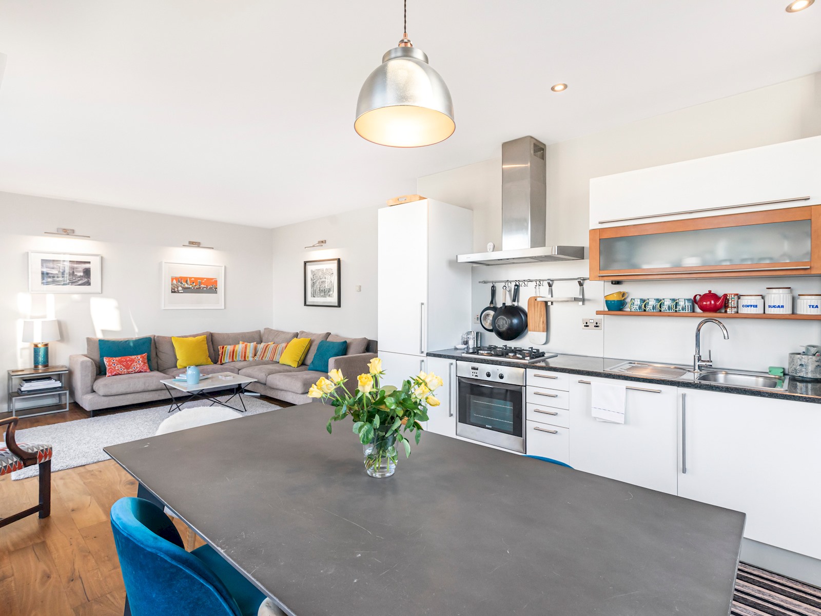 View Perfectly Located Comfy 1-Bed in London Bridge - Pass the Keys in 31 Bickels Yard, 151-153 Bermondsey St SE1 3HA Perfectly Located Comfy 1-Bed in London Bridge - Pass the Keys in 31 Bickels Yard, 151-153 Bermondsey St SE1 3HA - Property image 14 - VivreStays