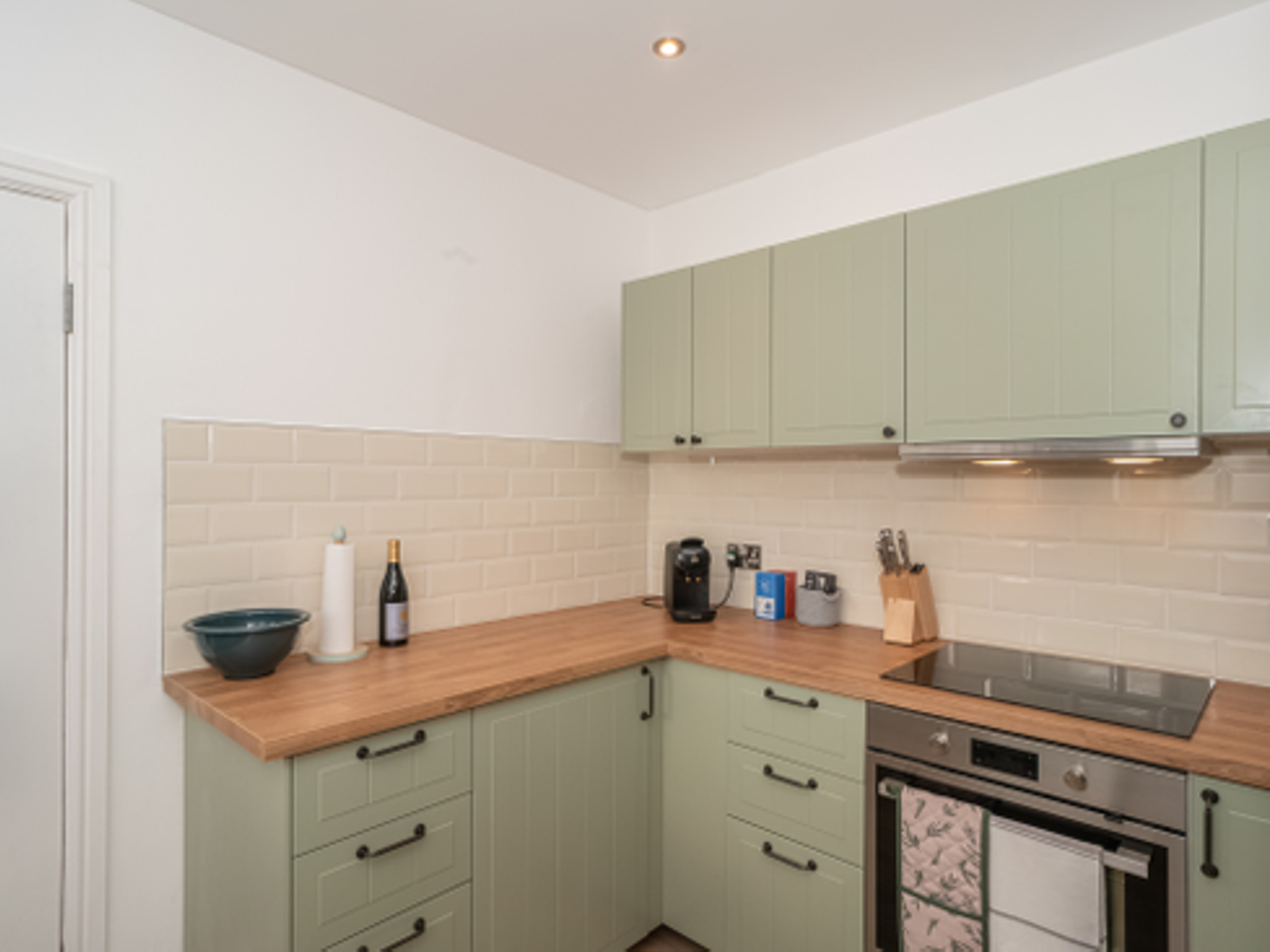 Charming Family House in Rosewell - Pass the Keys in 49 Pentland Crescent, Rosewell EH24 9BJ - Property image 7 - VivreStays
