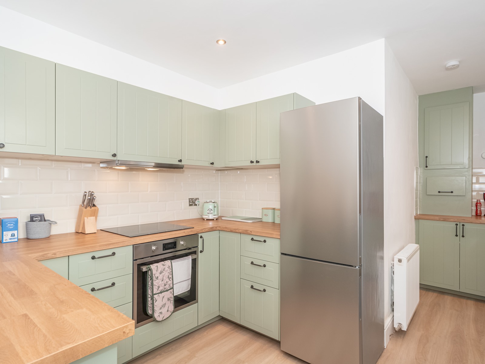 Charming Family House in Rosewell - Pass the Keys in 49 Pentland Crescent, Rosewell EH24 9BJ - Property image 8 - VivreStays