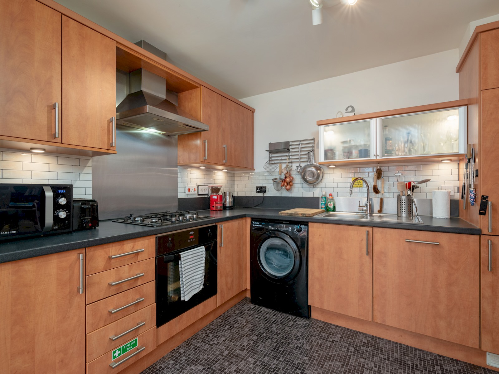 Modern 2-Bdr Flat in Edinburgh - Pass the Keys in 8 Salamander Court, Flat 32 EH6 7JN - Property image 6 - VivreStays