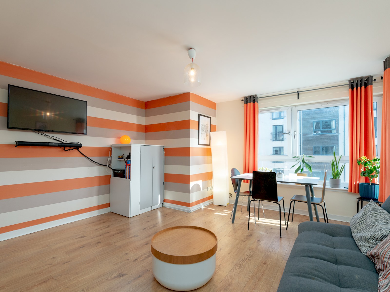 Modern 2-Bdr Flat in Edinburgh - Pass the Keys in 8 Salamander Court, Flat 32 EH6 7JN - Property image 12 - VivreStays