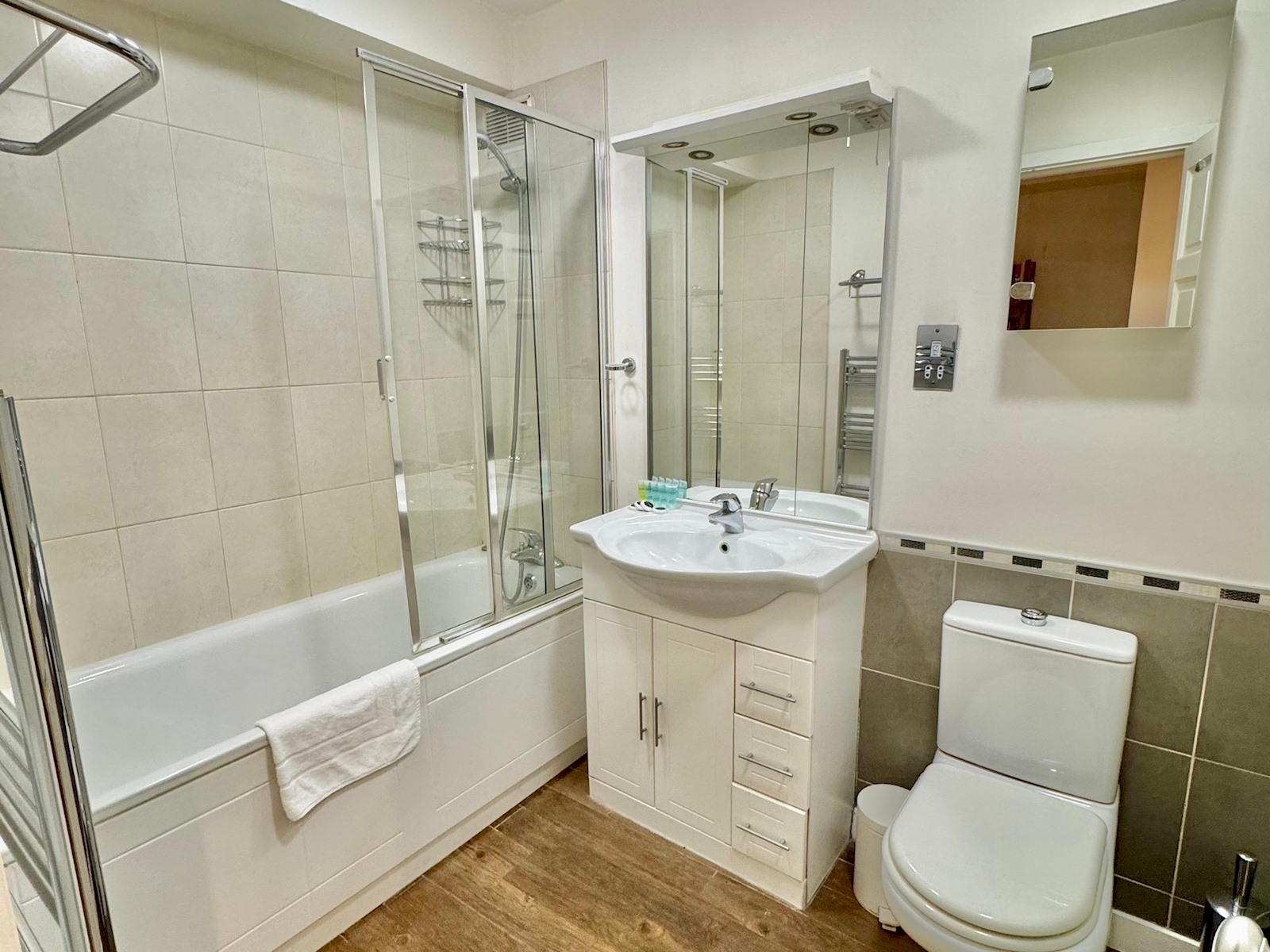 Charming Cosy Maisonette in South Bank  - Pass the Keys in 5 Mead Row, Wellington Mills SE1 7JG - Property image 23 - VivreStays