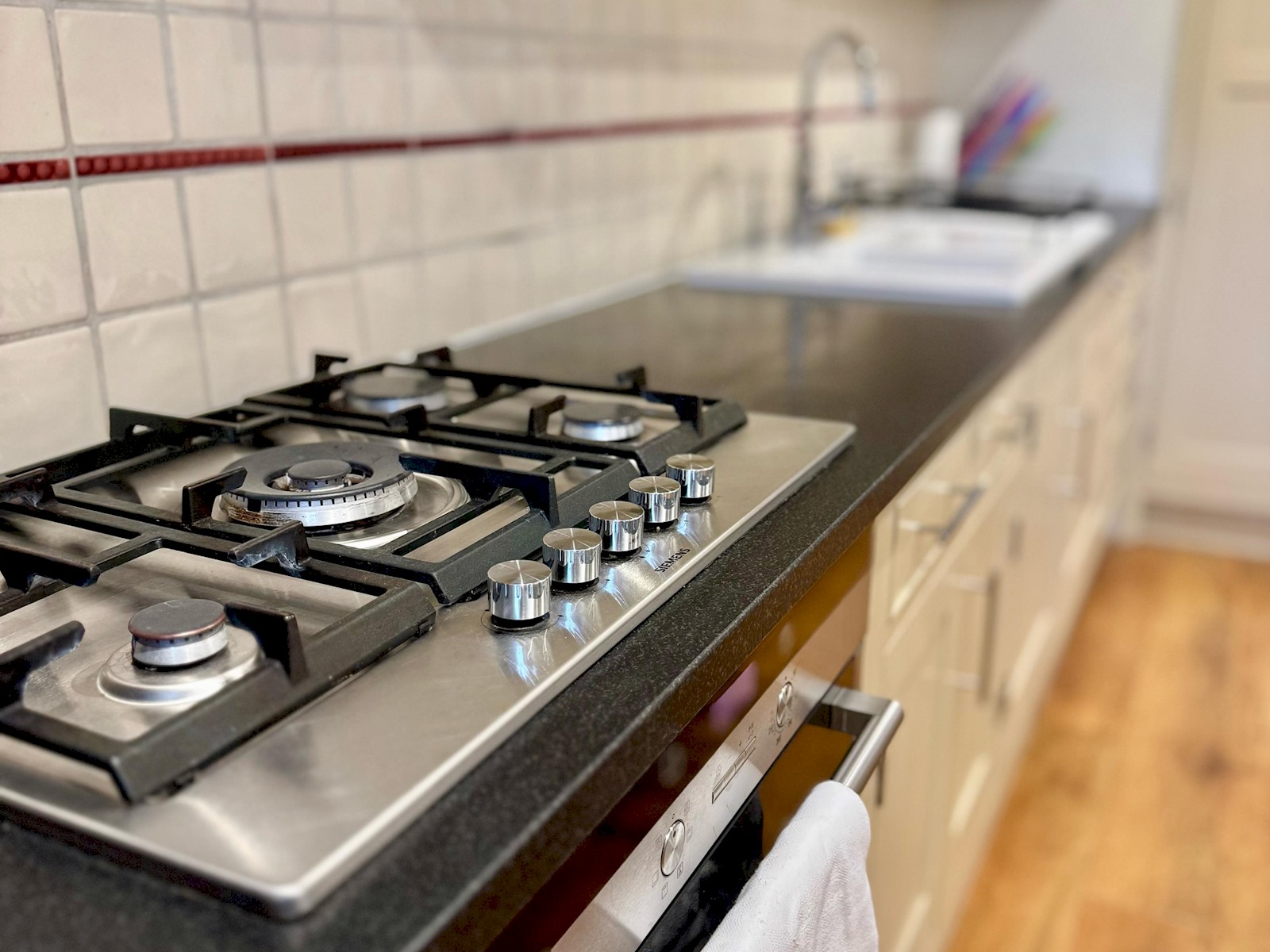 Charming Cosy Maisonette in South Bank  - Pass the Keys in 5 Mead Row, Wellington Mills SE1 7JG - Property image 9 - VivreStays