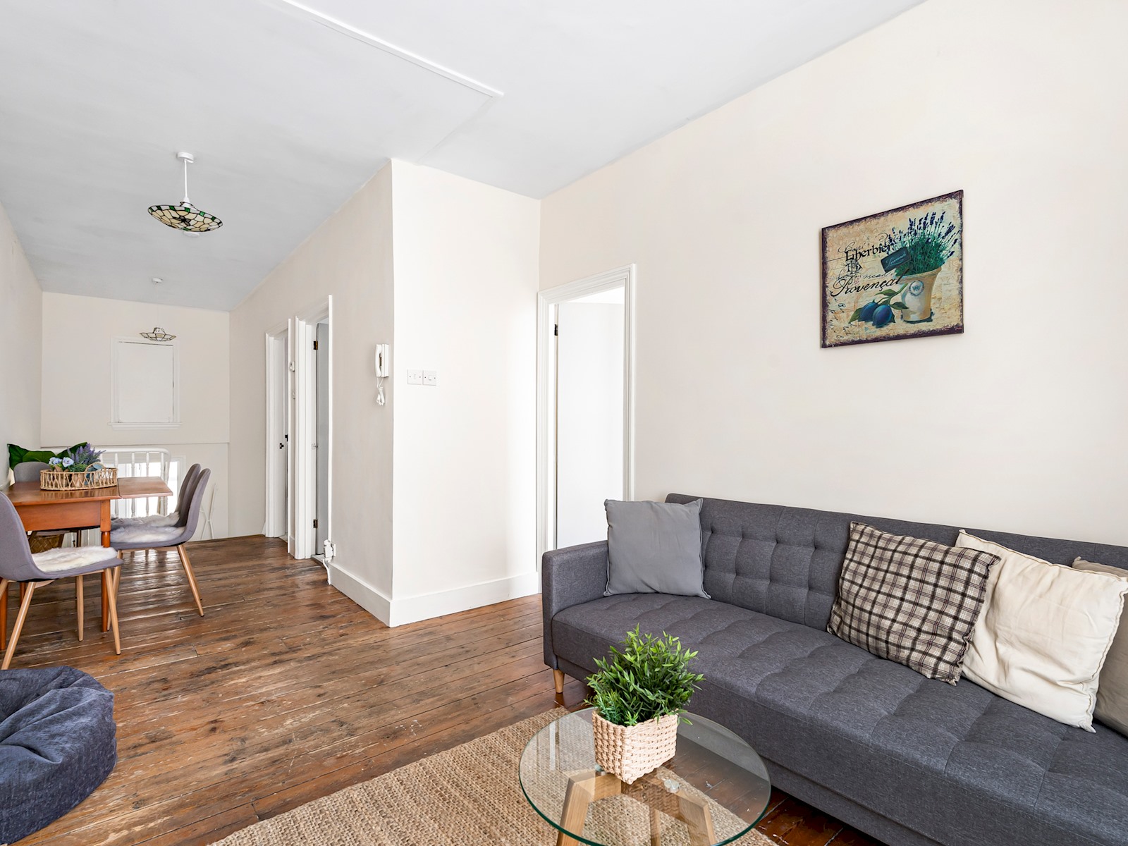 View The Loft - Beautiful flat in Chelsea, London - Pass the Keys in Top floor flat (The Loft), 45 Ongar Rd SW6 1SL The Loft - Beautiful flat in Chelsea, London - Pass the Keys in Top floor flat (The Loft), 45 Ongar Rd SW6 1SL - Property image 6 - VivreStays