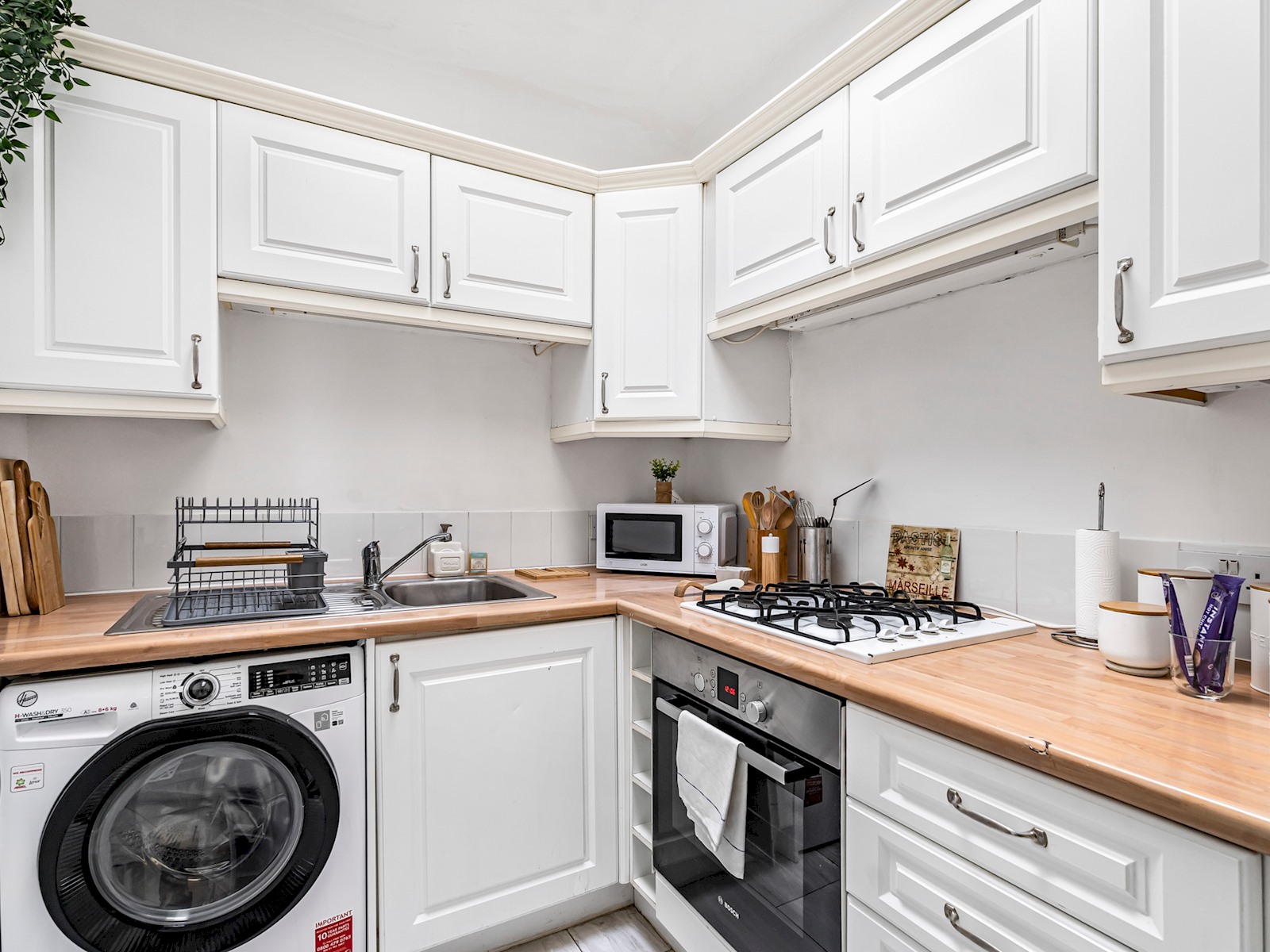 View The Loft - Beautiful flat in Chelsea, London - Pass the Keys in Top floor flat (The Loft), 45 Ongar Rd SW6 1SL The Loft - Beautiful flat in Chelsea, London - Pass the Keys in Top floor flat (The Loft), 45 Ongar Rd SW6 1SL - Property image 10 - VivreStays