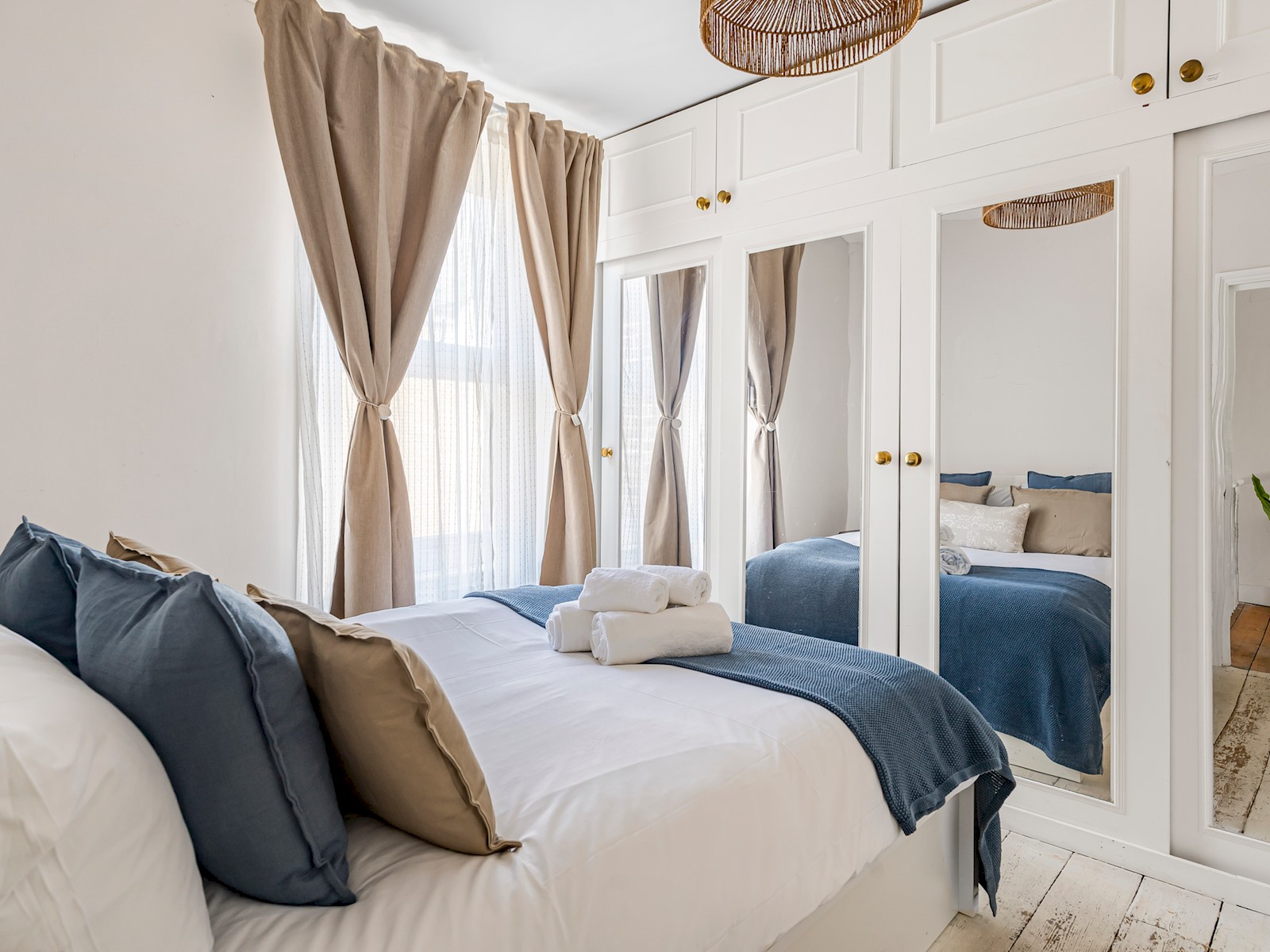 View The Loft - Beautiful flat in Chelsea, London - Pass the Keys in Top floor flat (The Loft), 45 Ongar Rd SW6 1SL The Loft - Beautiful flat in Chelsea, London - Pass the Keys in Top floor flat (The Loft), 45 Ongar Rd SW6 1SL - Property image 19 - VivreStays