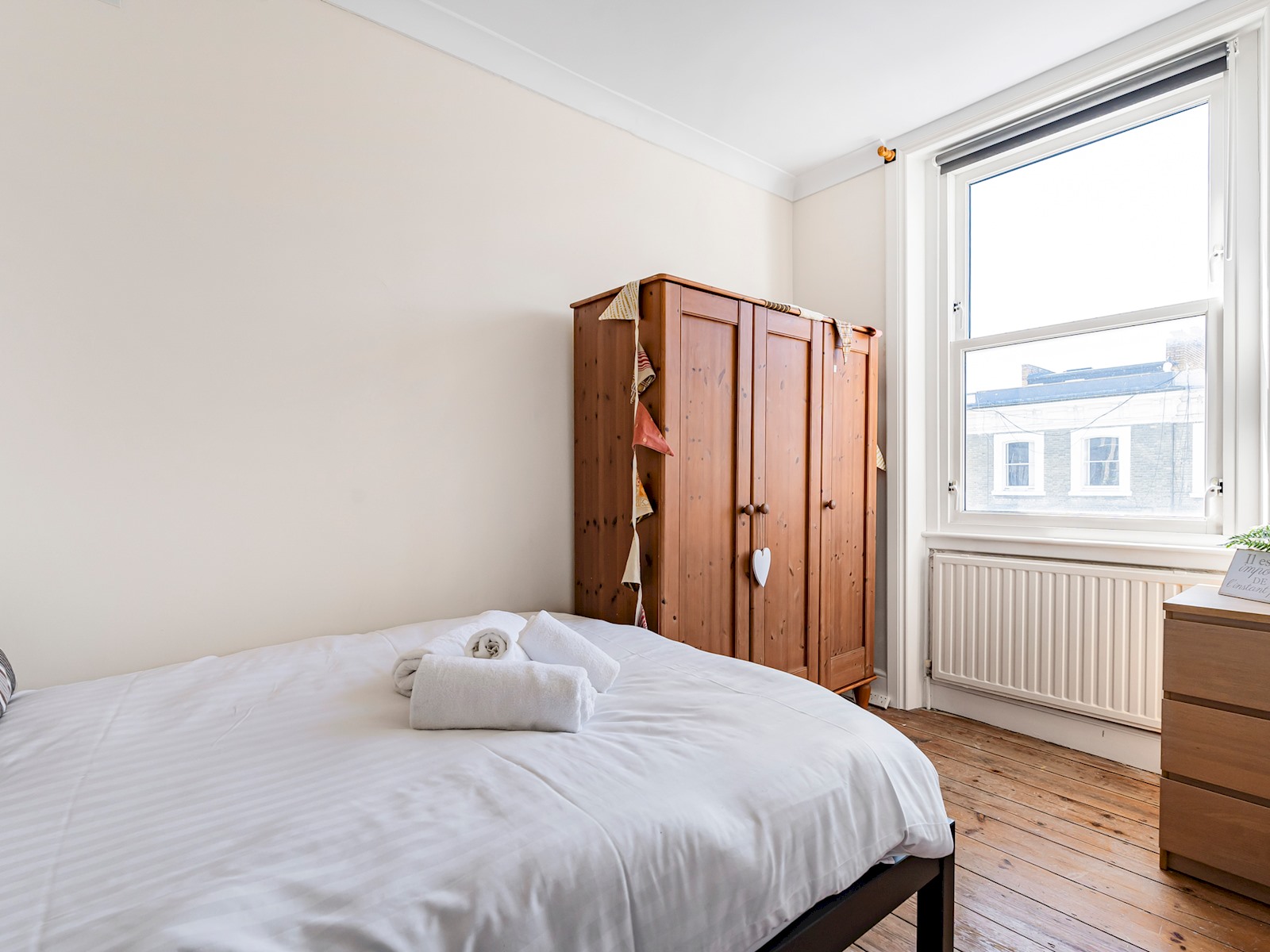 View The Loft - Beautiful flat in Chelsea, London - Pass the Keys in Top floor flat (The Loft), 45 Ongar Rd SW6 1SL The Loft - Beautiful flat in Chelsea, London - Pass the Keys in Top floor flat (The Loft), 45 Ongar Rd SW6 1SL - Property image 23 - VivreStays