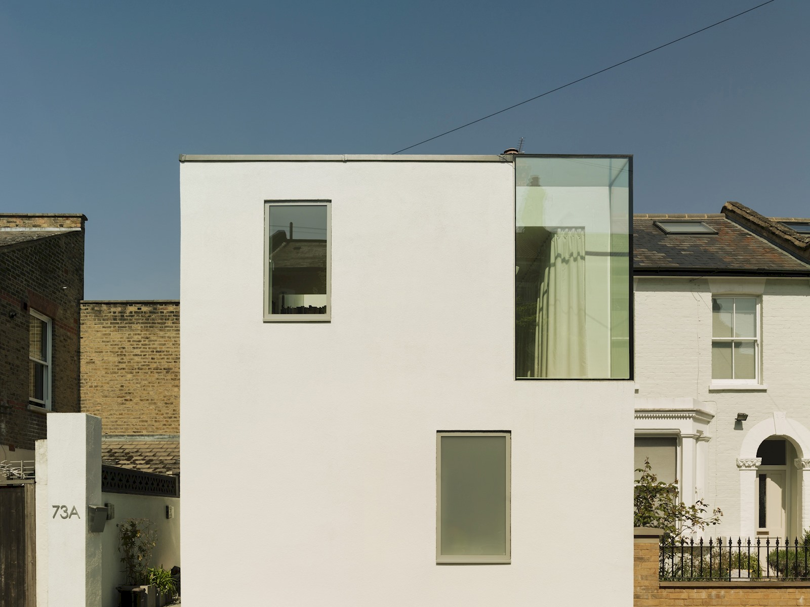 Pass the Keys | Modern Chic Home in London in 73A Hinton Rd SE24 0HT - Property image 2 - VivreStays
