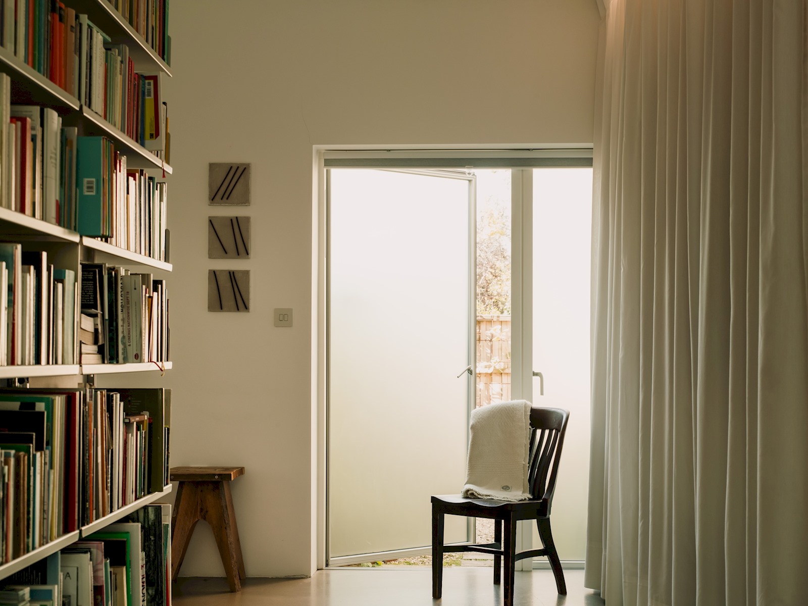 Pass the Keys | Modern Chic Home in London in 73A Hinton Rd SE24 0HT - Property image 5 - VivreStays