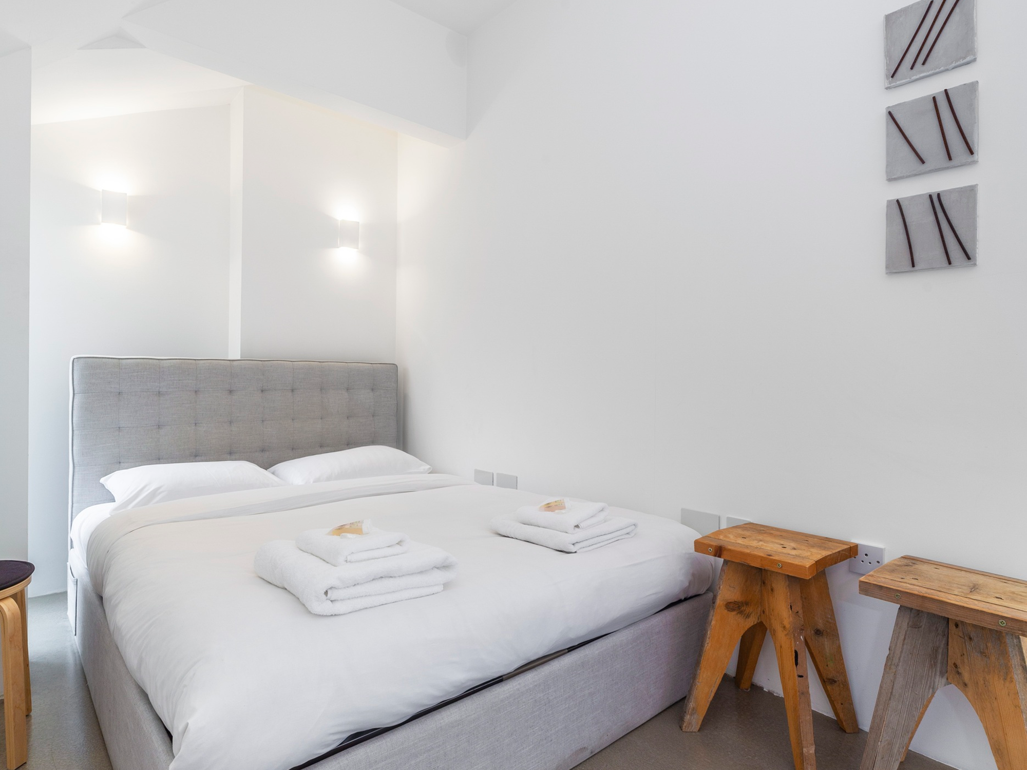 Pass the Keys | Modern Chic Home in London in 73A Hinton Rd SE24 0HT - Property image 8 - VivreStays