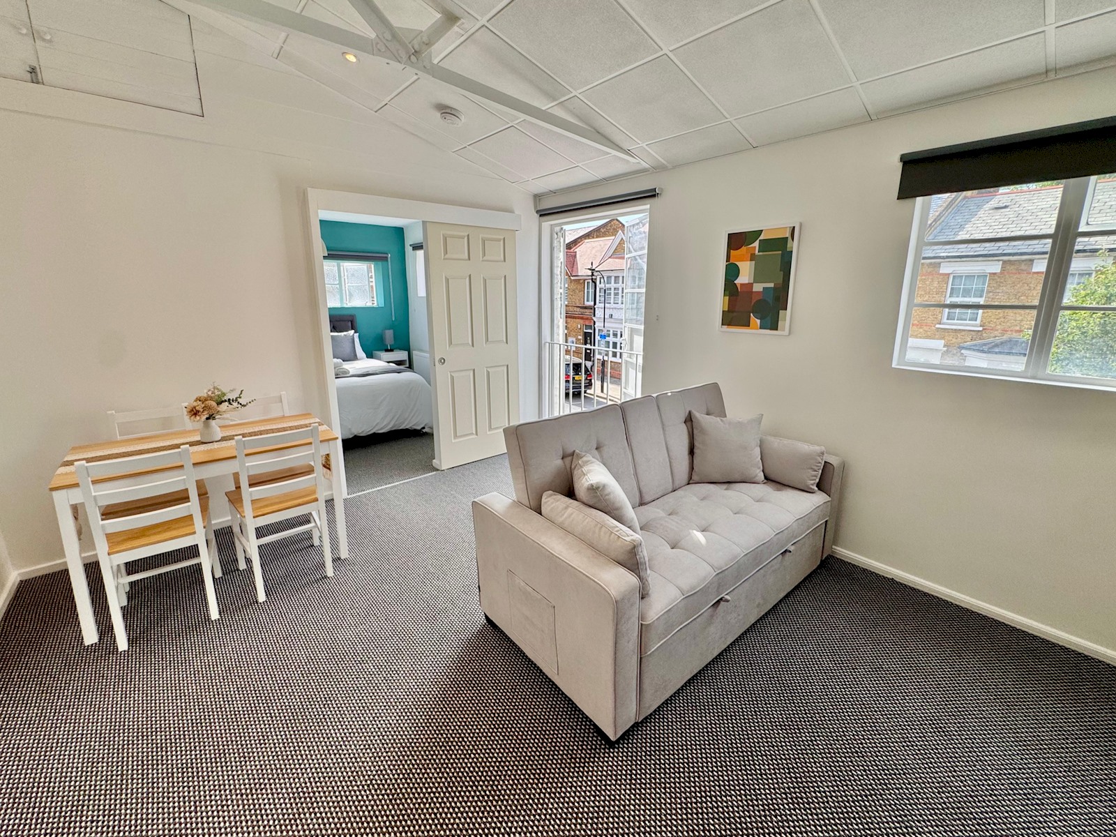 Pass the Keys | Trendy & Central 1-Bed Flat in Shepherd's Bush in 23 Bulwer St W12 8AR - Property image 4 - VivreStays
