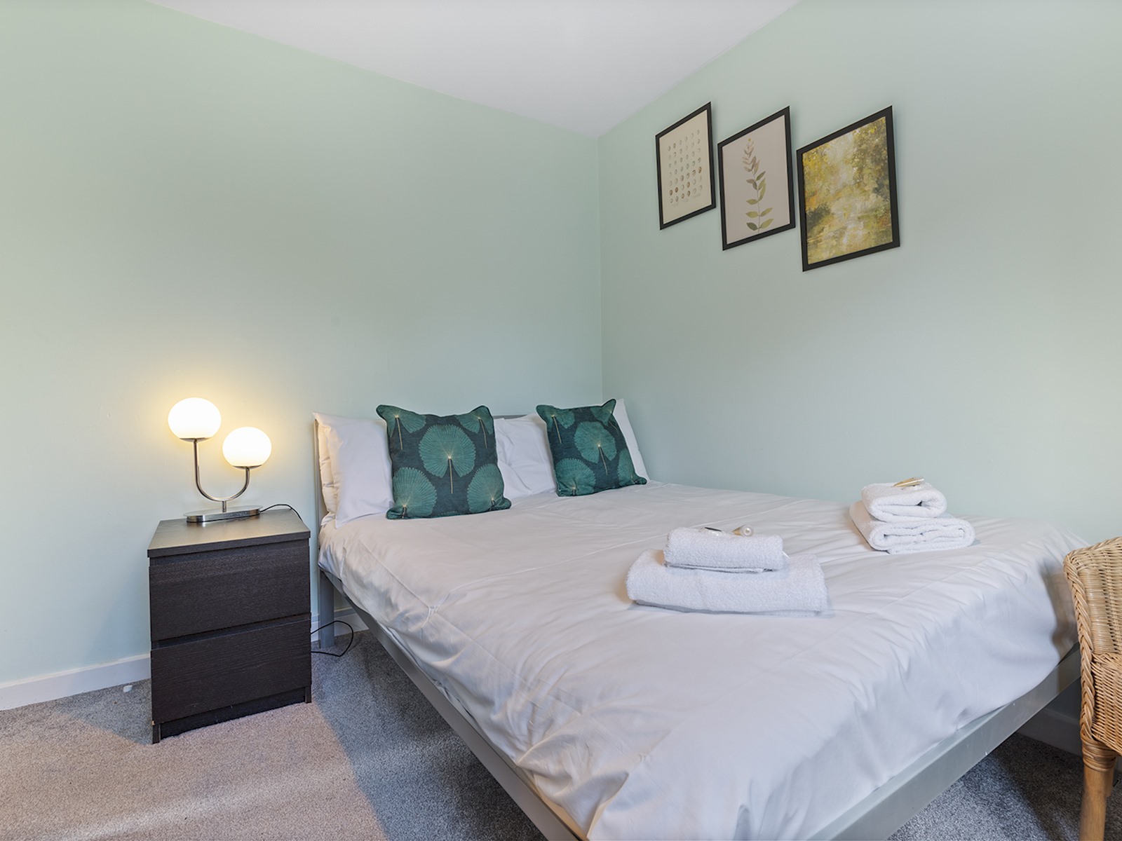 Bright, Modern York Home with Free Parking | Pass the Keys in 32 Scaife Gardens YO31 8HX - Property image 3 - VivreStays