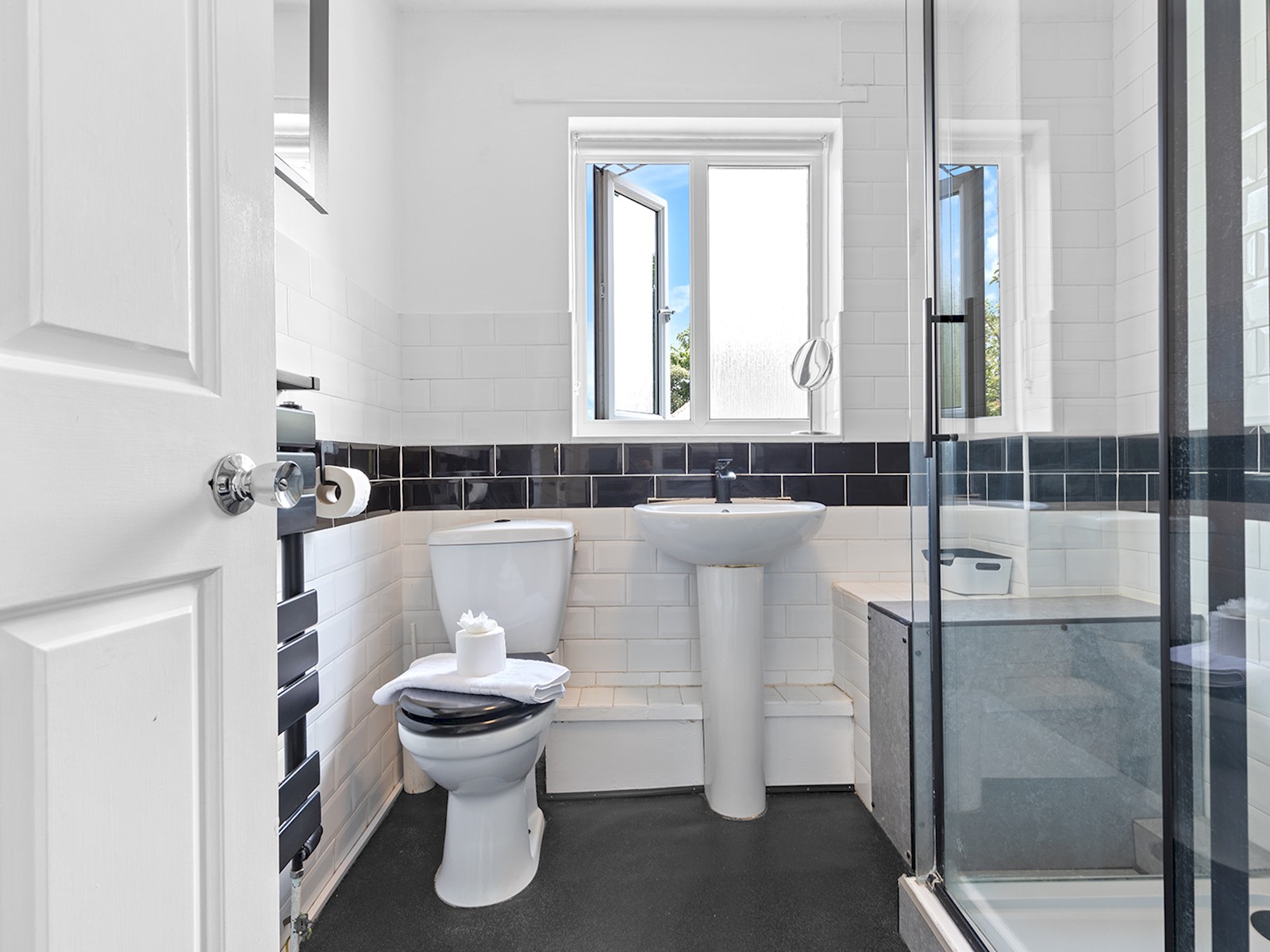 Bright, Modern York Home with Free Parking | Pass the Keys in 32 Scaife Gardens YO31 8HX - Property image 19 - VivreStays
