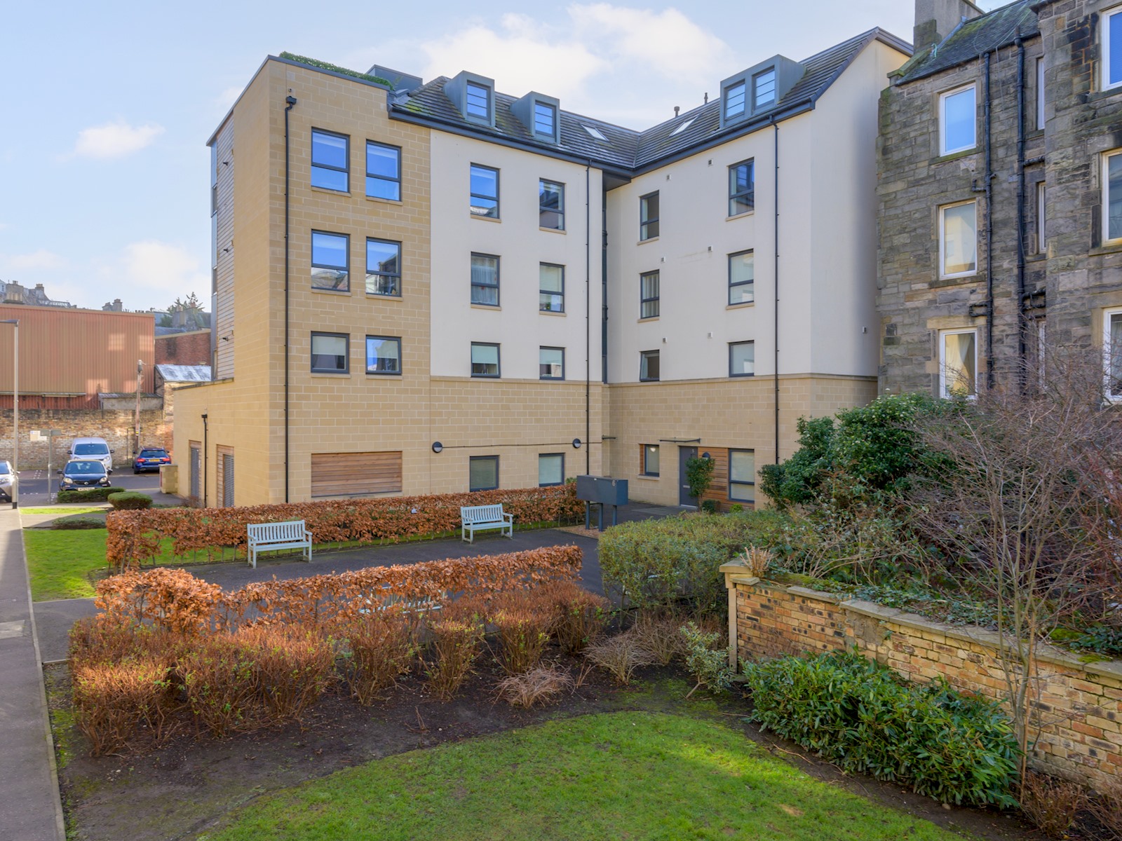 Modern 2bed Apartment Edinburgh - Pass the Keys in 6 Flat 11 Hatters Lane EH7 4GX - Property image 23 - VivreStays