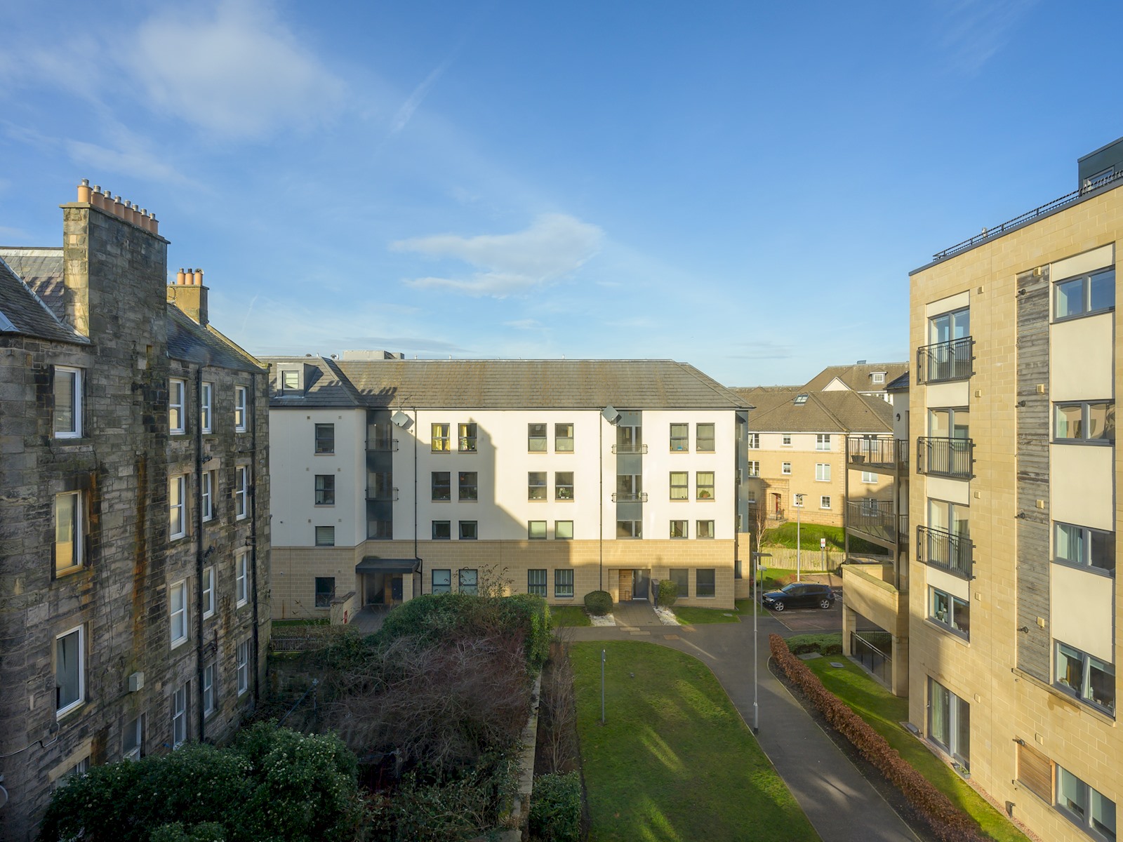 Modern 2bed Apartment Edinburgh - Pass the Keys in 6 Flat 11 Hatters Lane EH7 4GX - Property image 25 - VivreStays