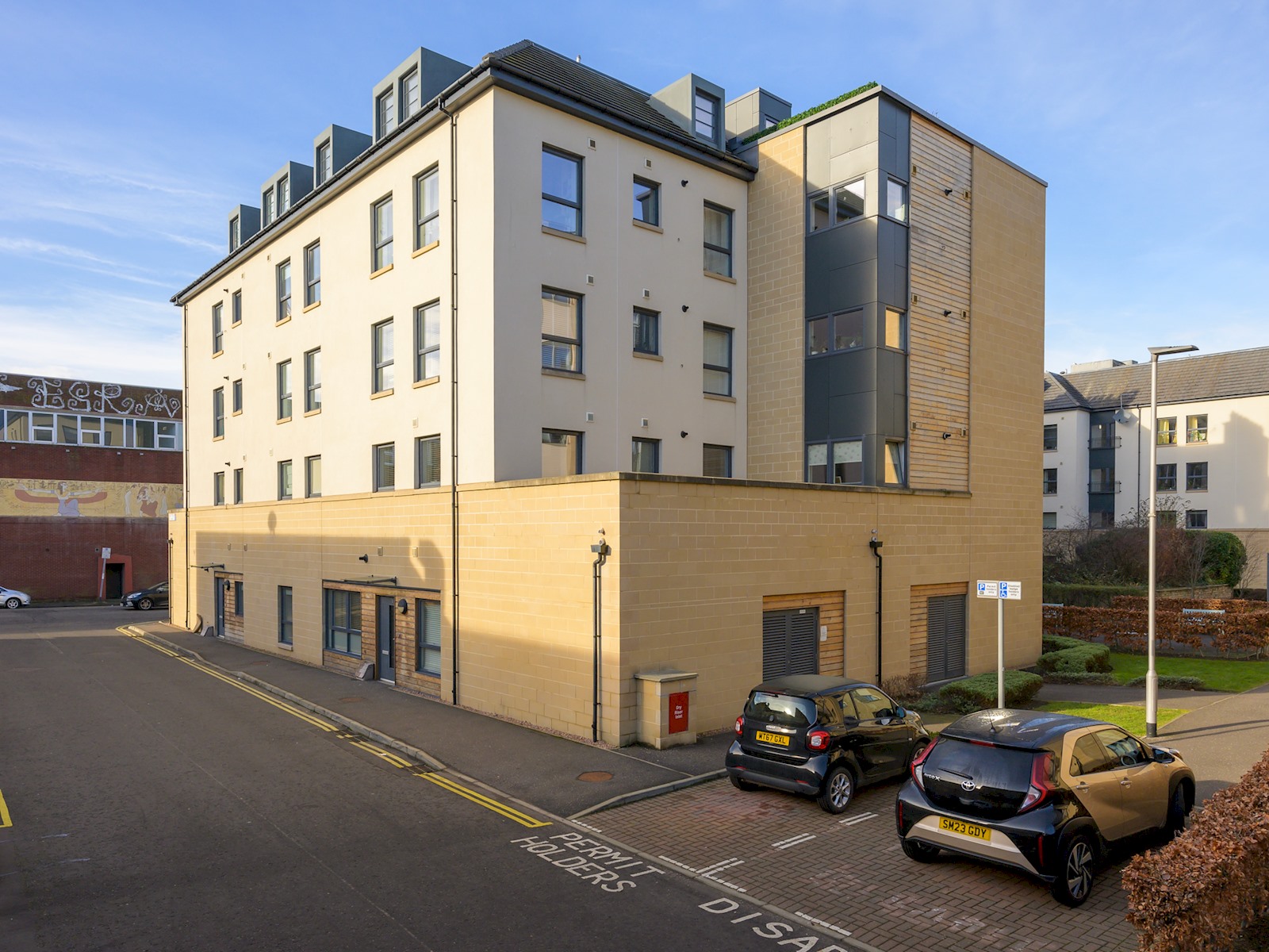 Modern 2bed Apartment Edinburgh - Pass the Keys in 6 Flat 11 Hatters Lane EH7 4GX - Property image 22 - VivreStays