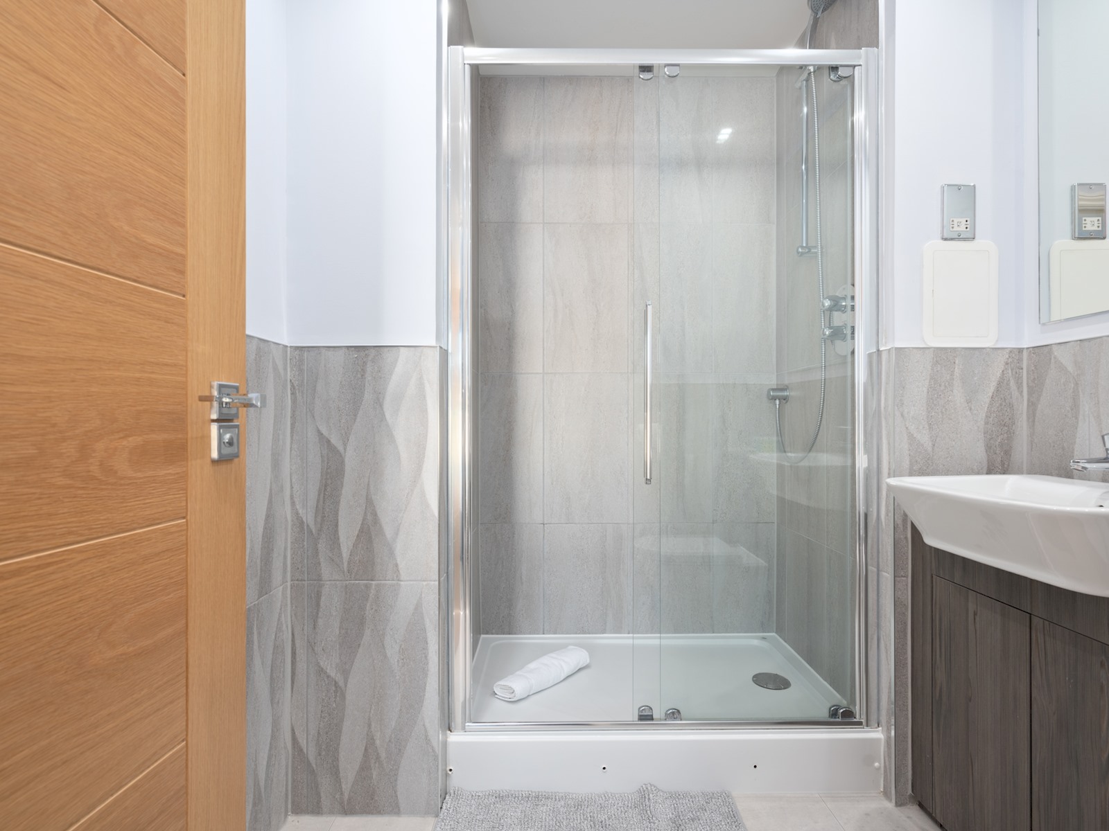 Modern 2bed Apartment Edinburgh - Pass the Keys in 6 Flat 11 Hatters Lane EH7 4GX - Property image 18 - VivreStays
