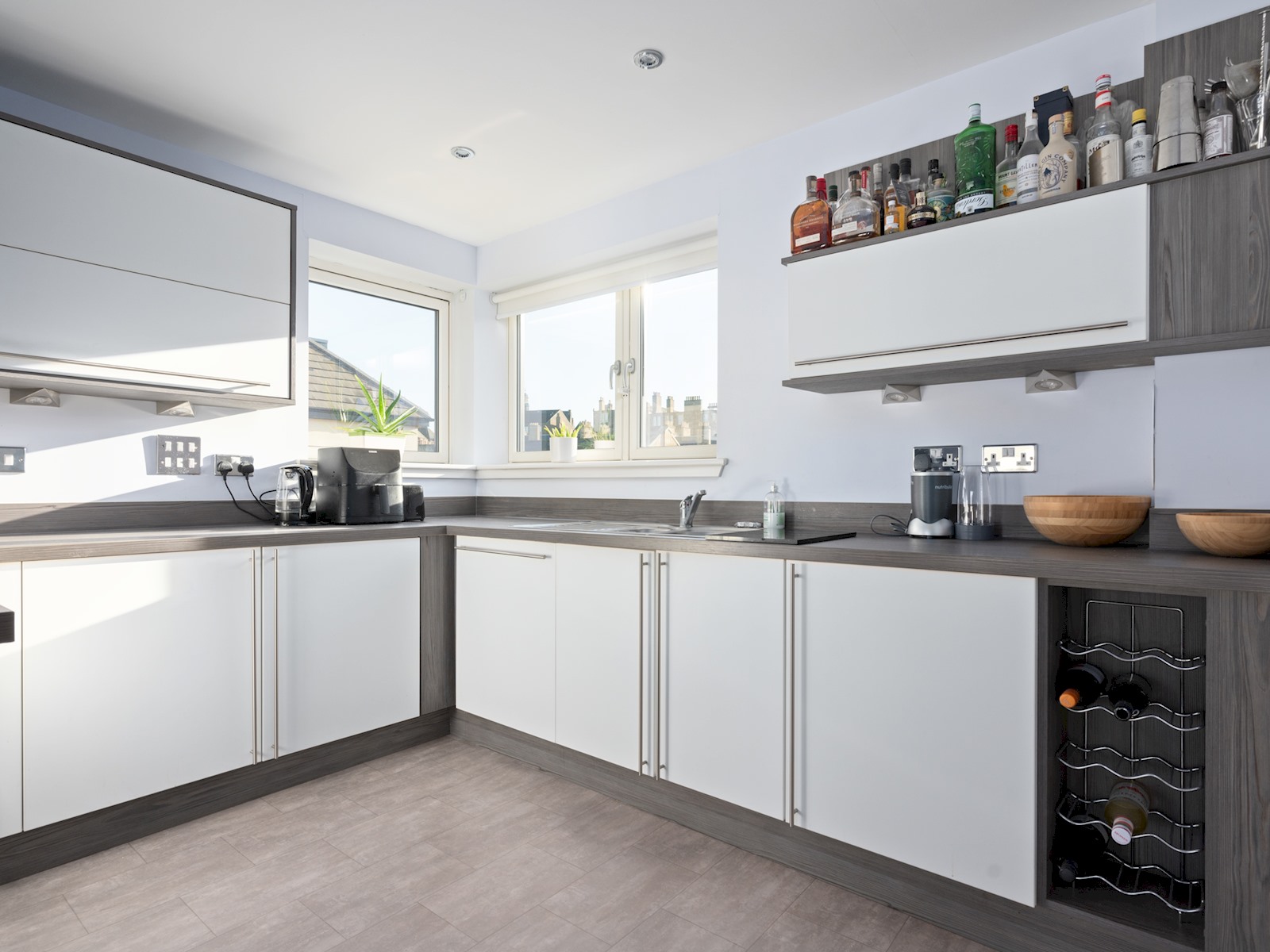Modern 2bed Apartment Edinburgh - Pass the Keys in 6 Flat 11 Hatters Lane EH7 4GX - Property image 11 - VivreStays