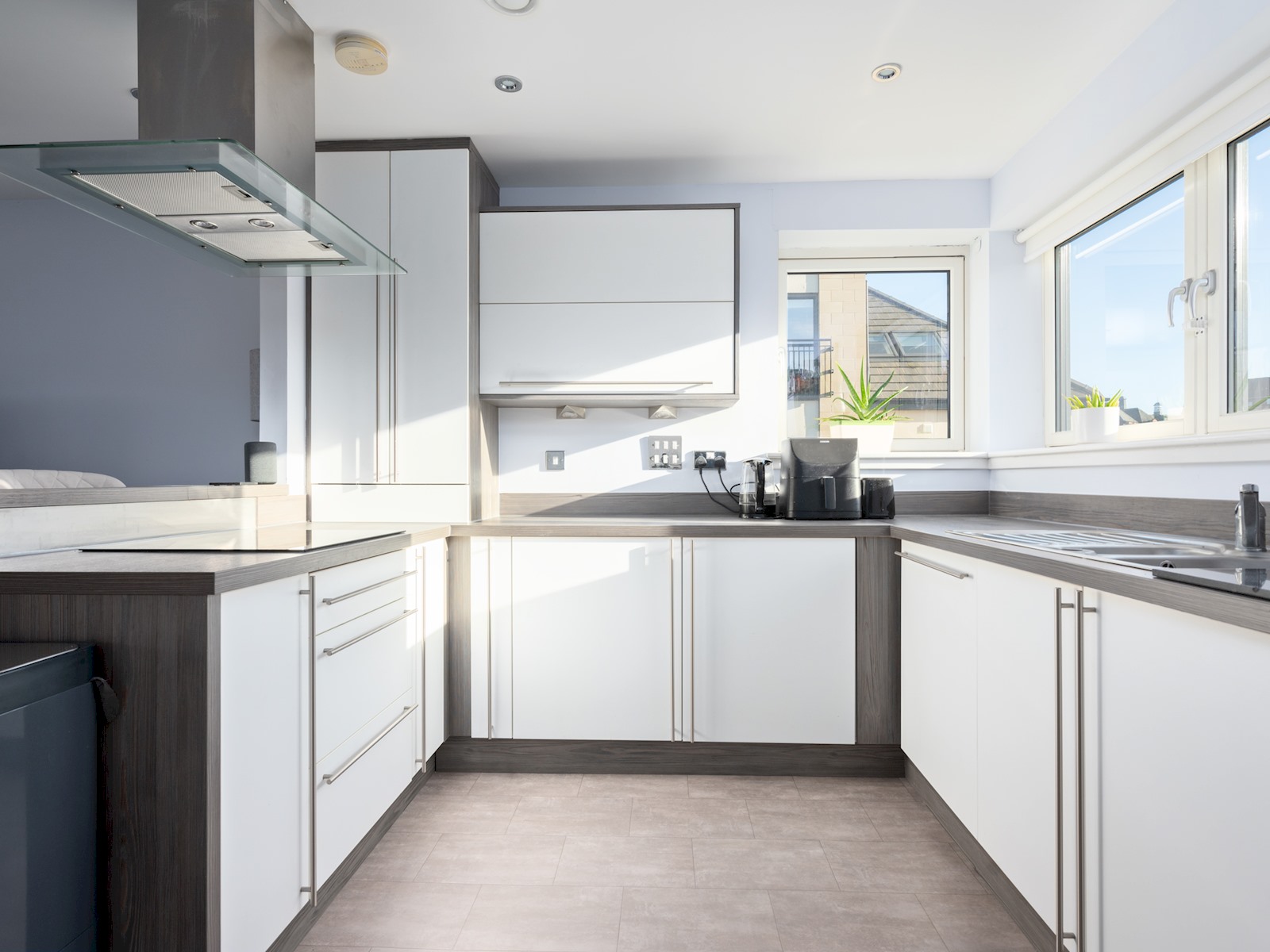 Modern 2bed Apartment Edinburgh - Pass the Keys in 6 Flat 11 Hatters Lane EH7 4GX - Property image 10 - VivreStays
