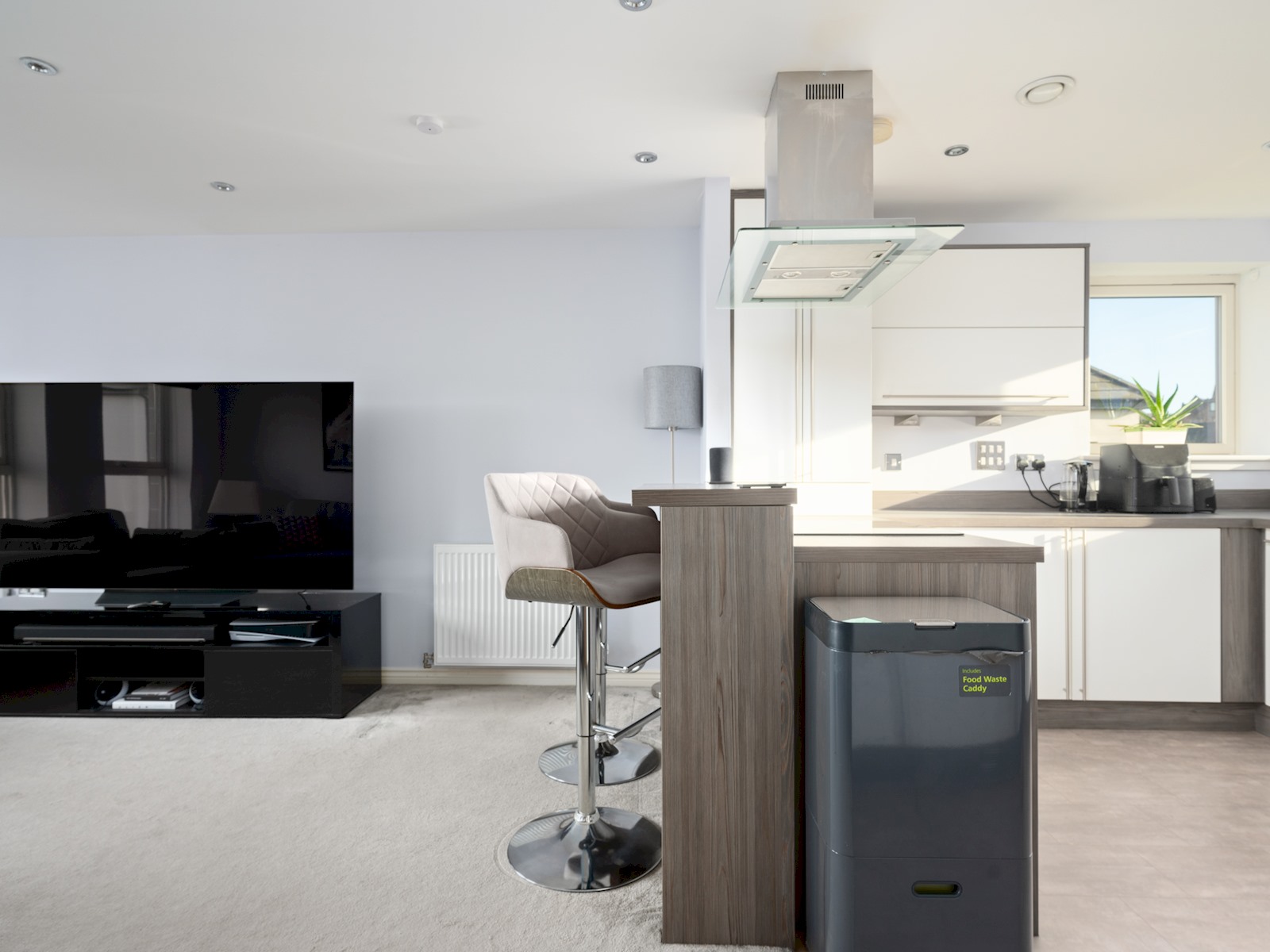 Modern 2bed Apartment Edinburgh - Pass the Keys in 6 Flat 11 Hatters Lane EH7 4GX - Property image 5 - VivreStays
