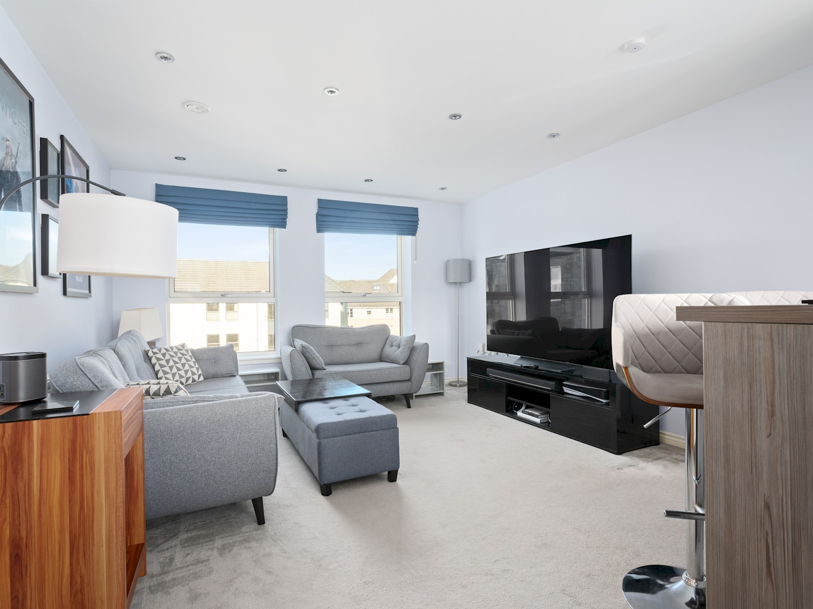 Modern 2bed Apartment Edinburgh - Pass the Keys in 6 Flat 11 Hatters Lane EH7 4GX - Property image 2 - VivreStays