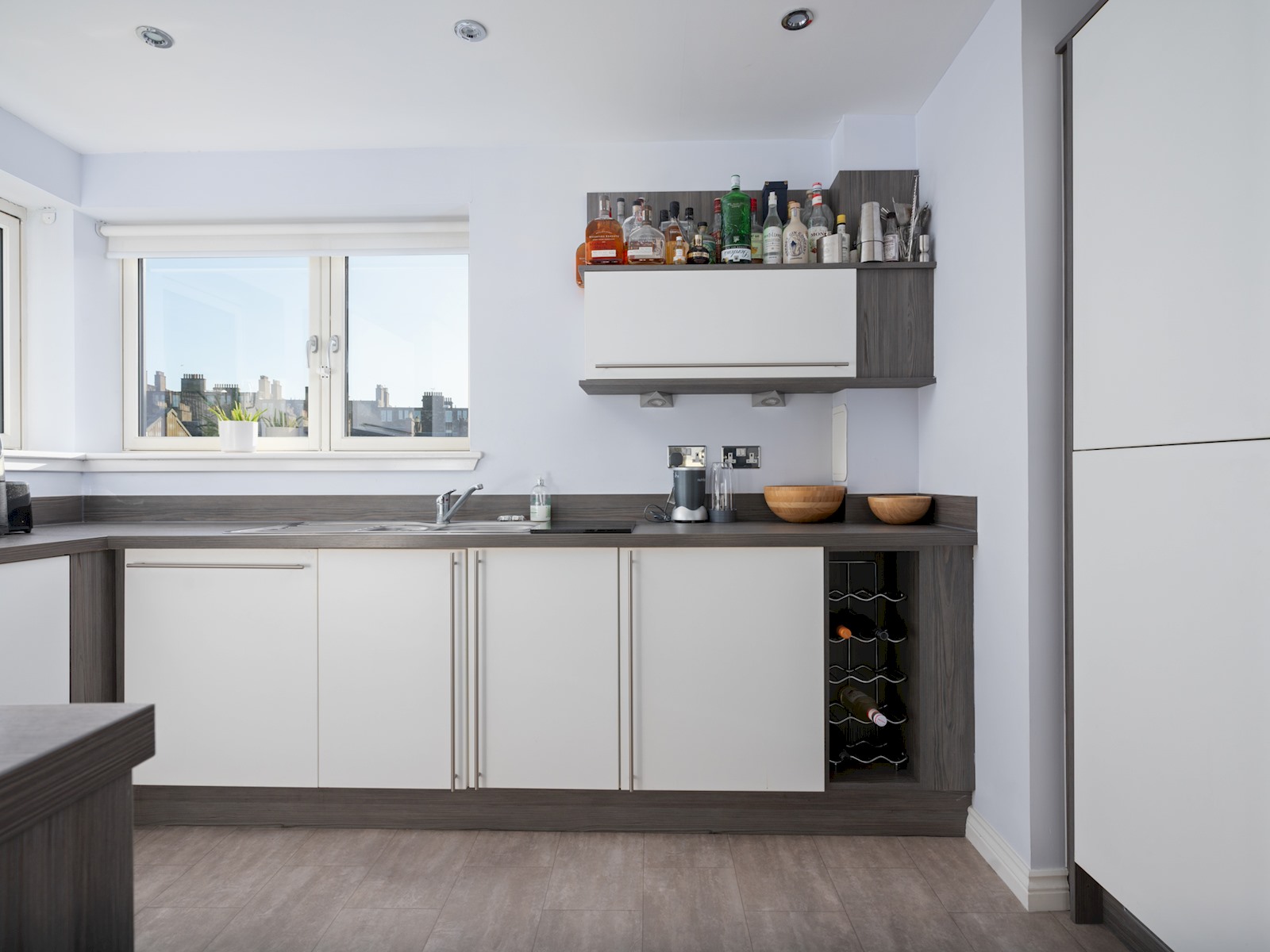 Modern 2bed Apartment Edinburgh - Pass the Keys in 6 Flat 11 Hatters Lane EH7 4GX - Property image 12 - VivreStays