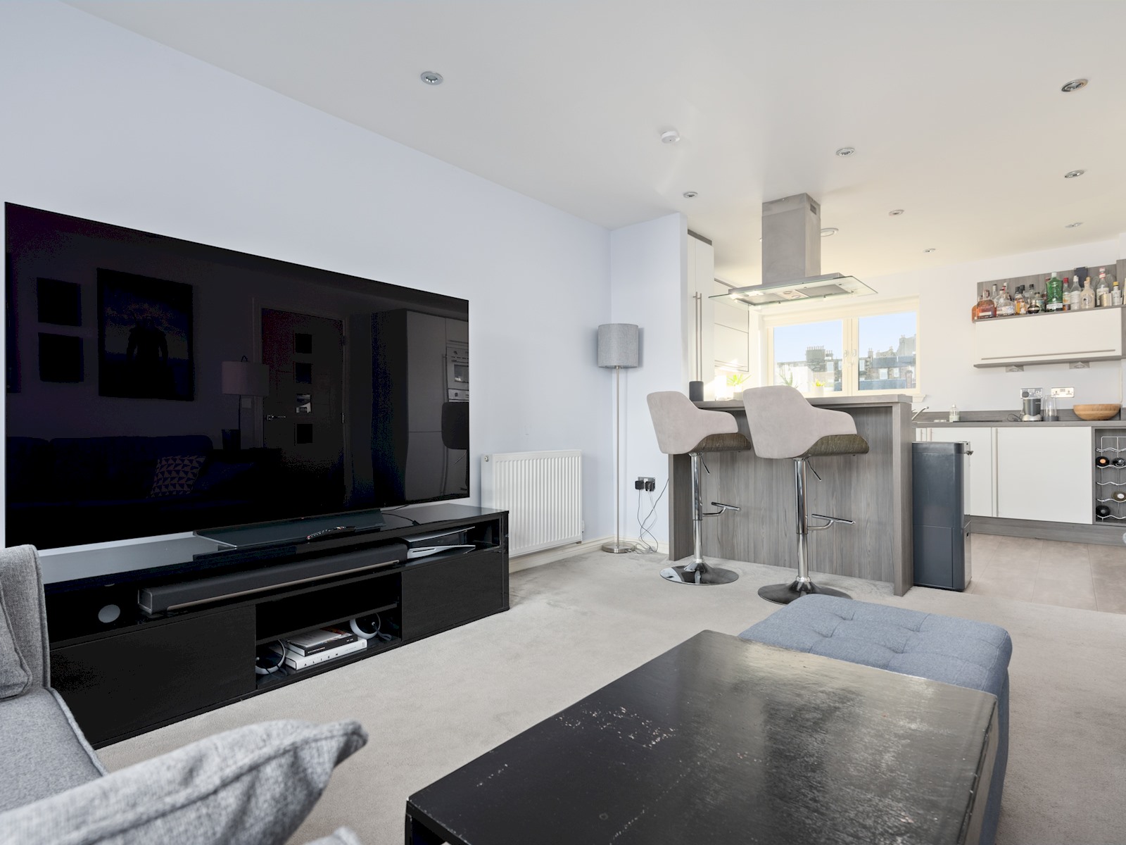 Modern 2bed Apartment Edinburgh - Pass the Keys in 6 Flat 11 Hatters Lane EH7 4GX - Property image 9 - VivreStays