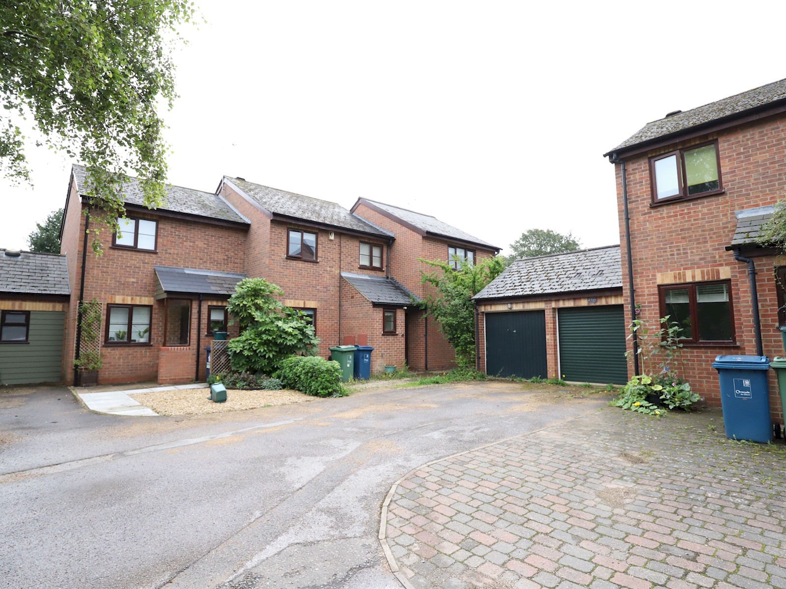 Pass the Keys | Equipped Apartment + Parking - Central Oxford in 11A Eyot Place OX4 1SA - Property image 14 - VivreStays