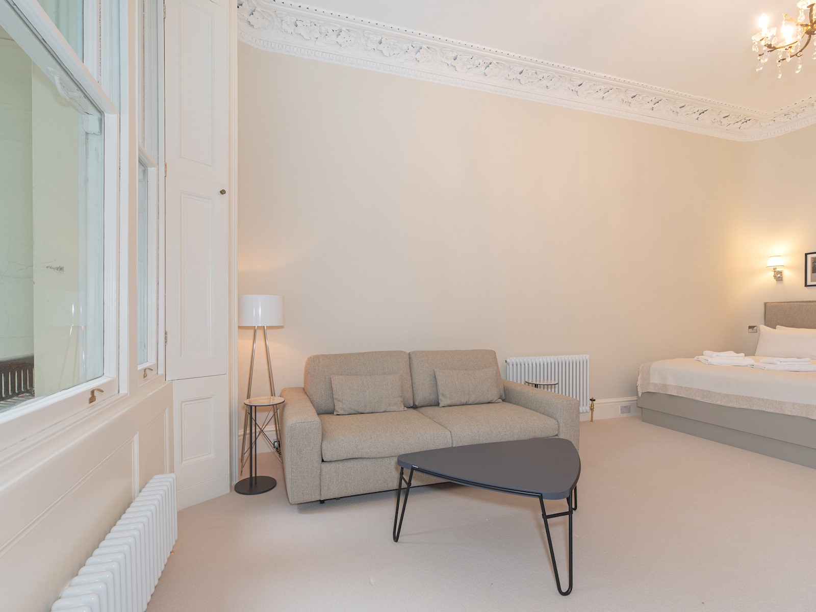 Bright and Spacious Studio, Knightsbridge, London - Pass the Keys in 34 Rutland Gate SW7 1PD - Property image 4 - VivreStays