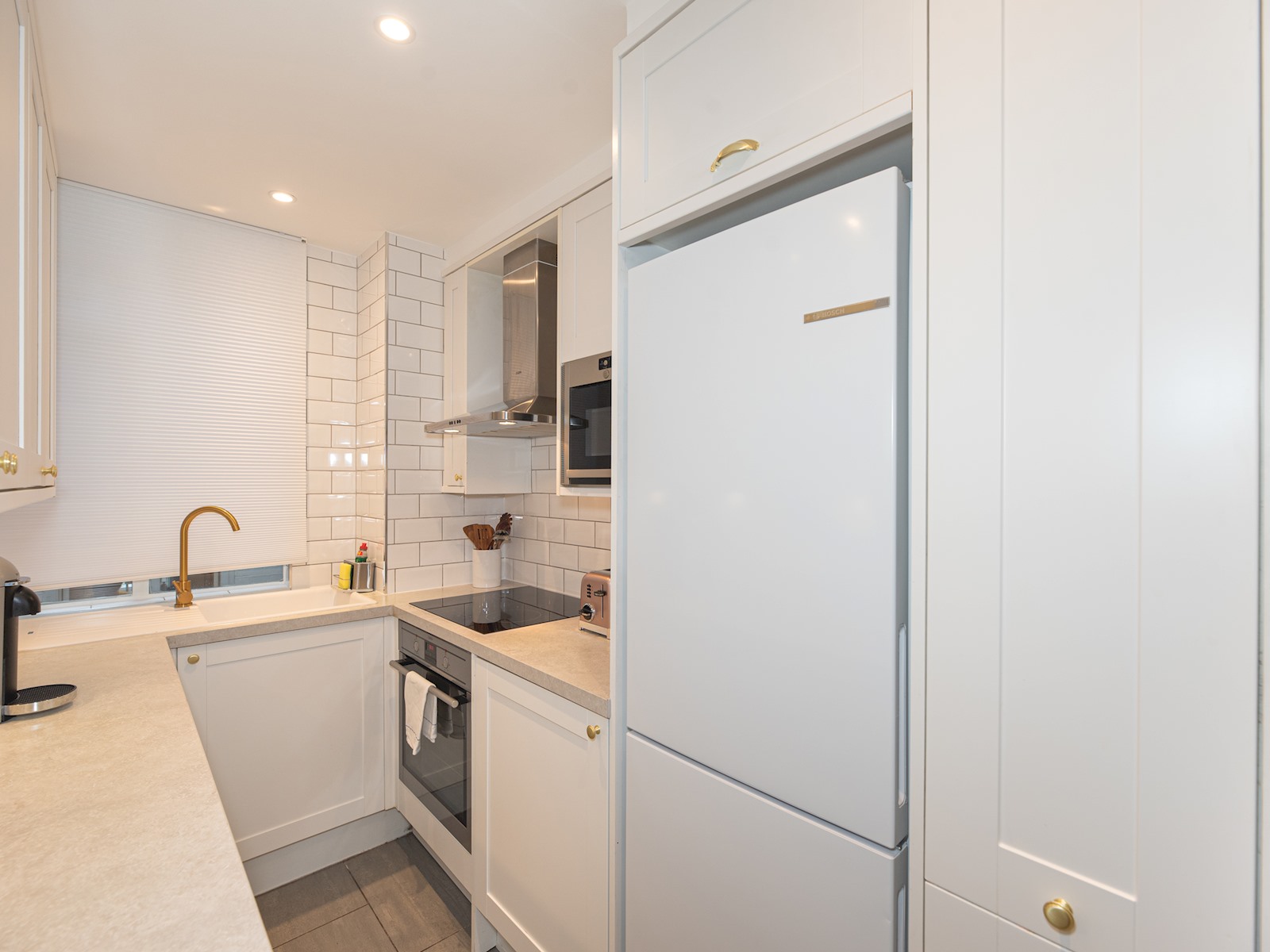 Bright and Spacious Studio, Knightsbridge, London - Pass the Keys in 34 Rutland Gate SW7 1PD - Property image 3 - VivreStays