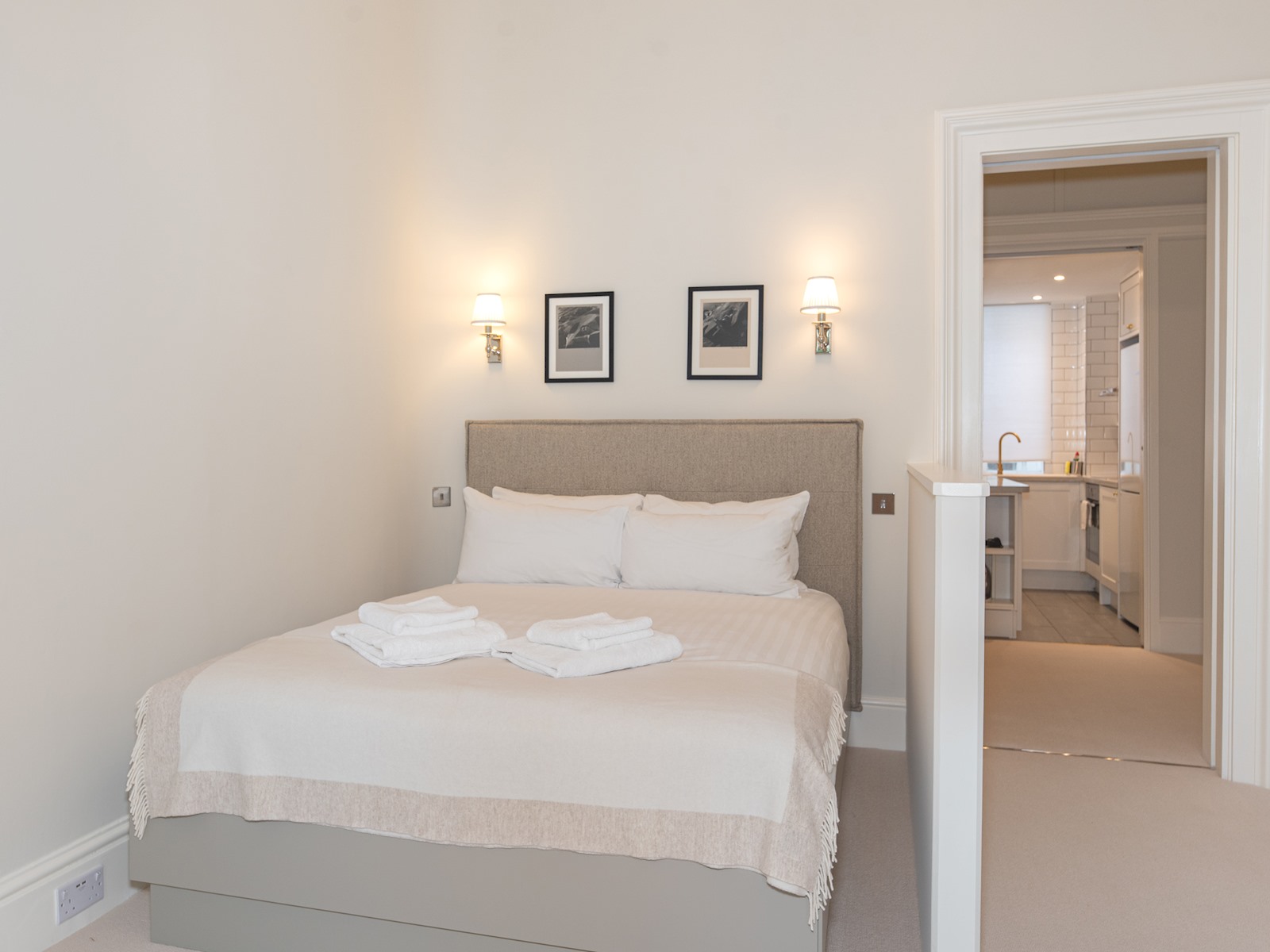 Bright and Spacious Studio, Knightsbridge, London - Pass the Keys in 34 Rutland Gate SW7 1PD - Property image 5 - VivreStays