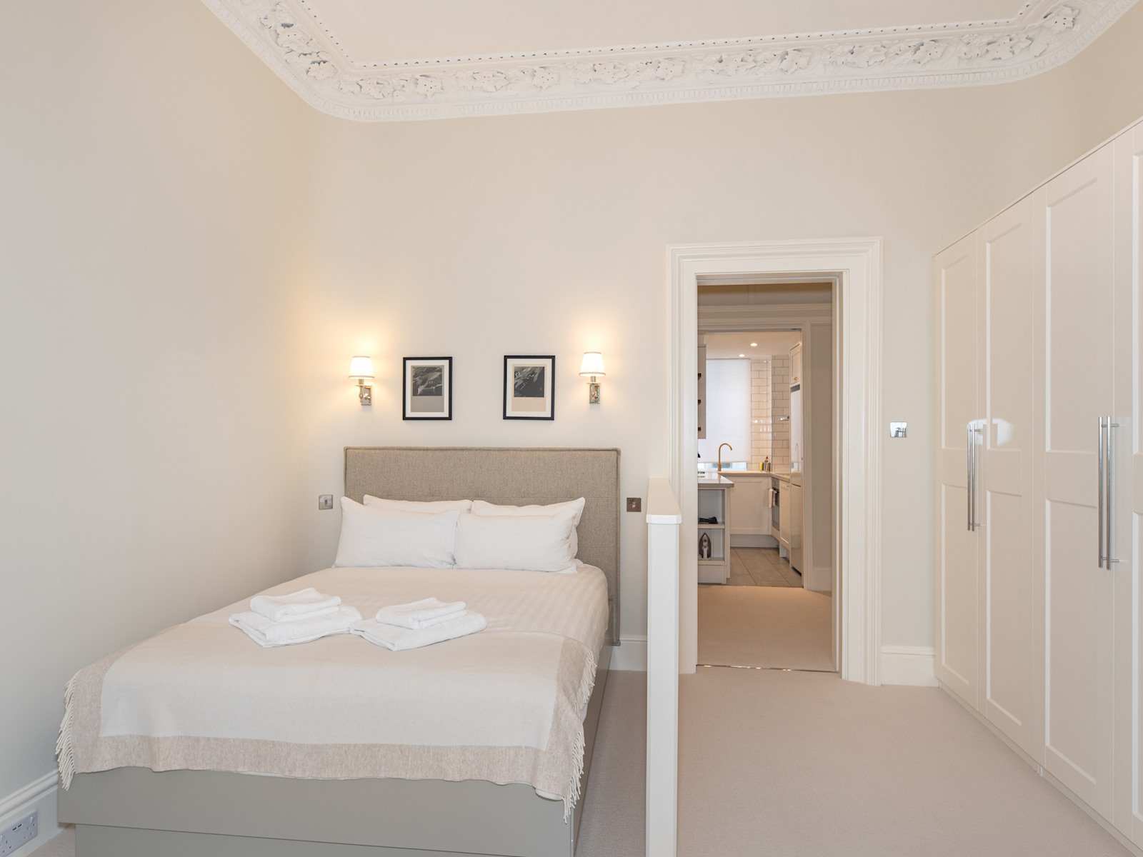 Bright and Spacious Studio, Knightsbridge, London - Pass the Keys in 34 Rutland Gate SW7 1PD - Property image 23 - VivreStays