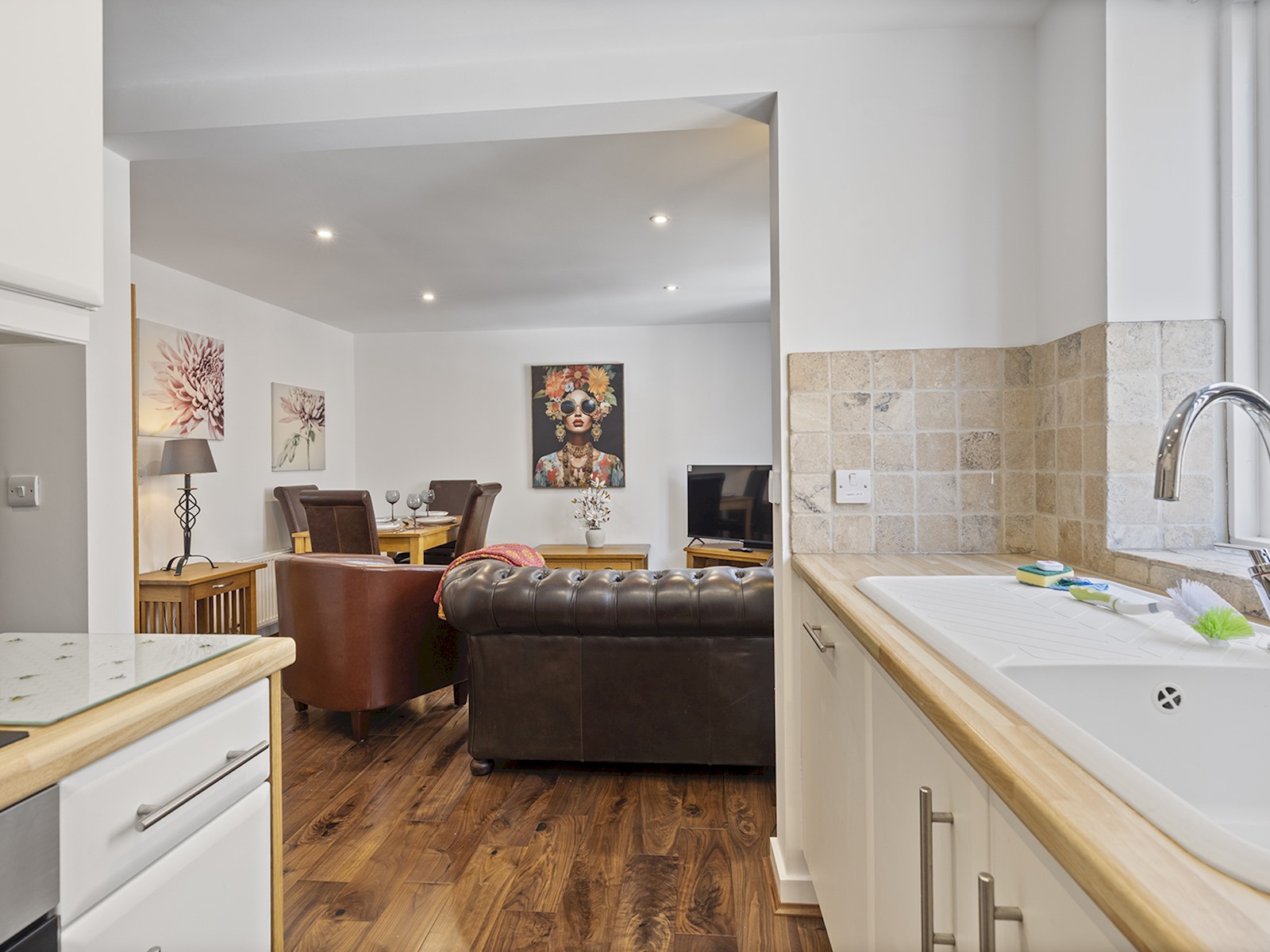 Pass the Keys | Tannery Mews - Stunning Central 2-Bed with Parking in 48 Tannery Mews, Lawrence Street YO10 3WG - Property image 4 - VivreStays