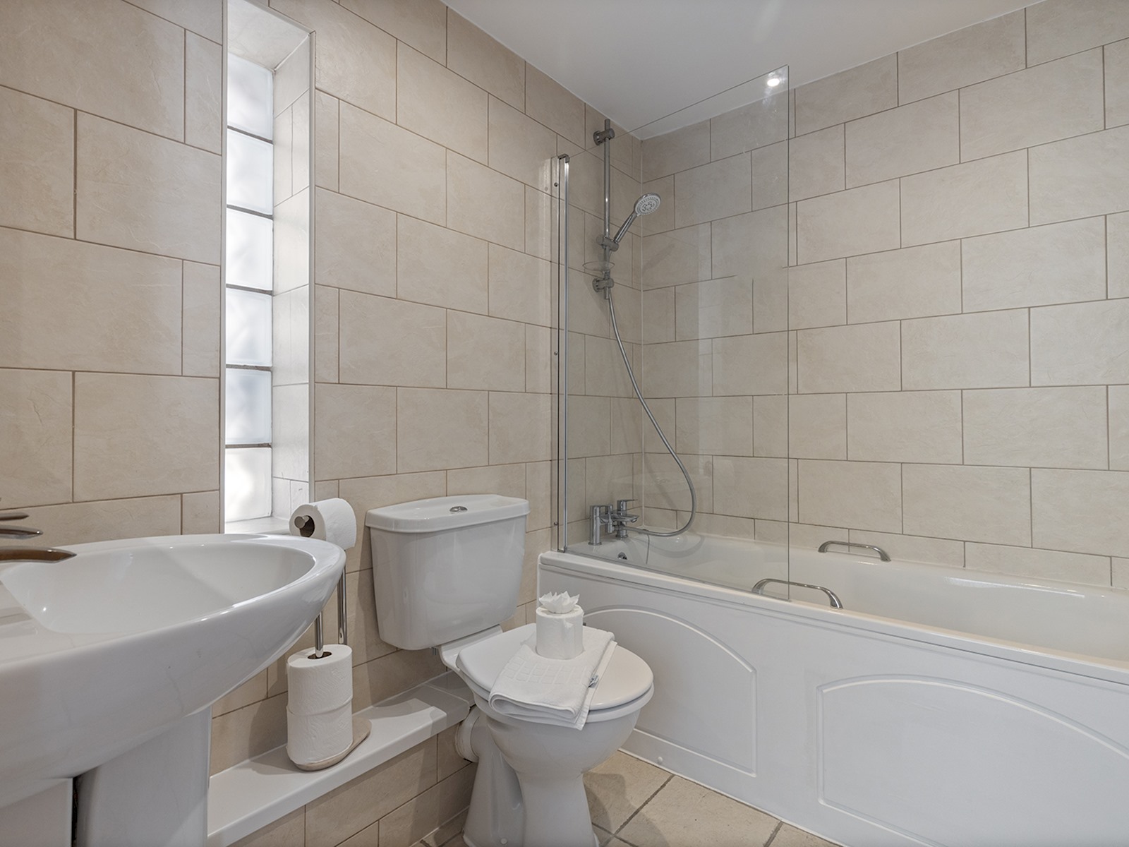 Pass the Keys | Tannery Mews - Stunning Central 2-Bed with Parking in 48 Tannery Mews, Lawrence Street YO10 3WG - Property image 22 - VivreStays
