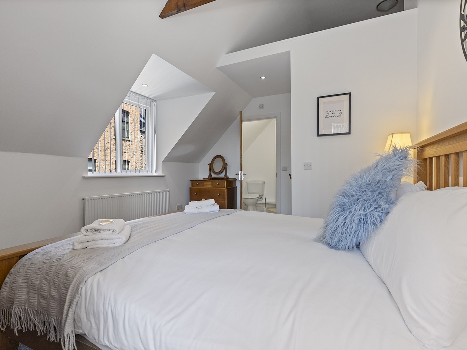 Pass the Keys | Tannery Mews - Stunning Central 2-Bed with Parking in 48 Tannery Mews, Lawrence Street YO10 3WG - Property image 12 - VivreStays