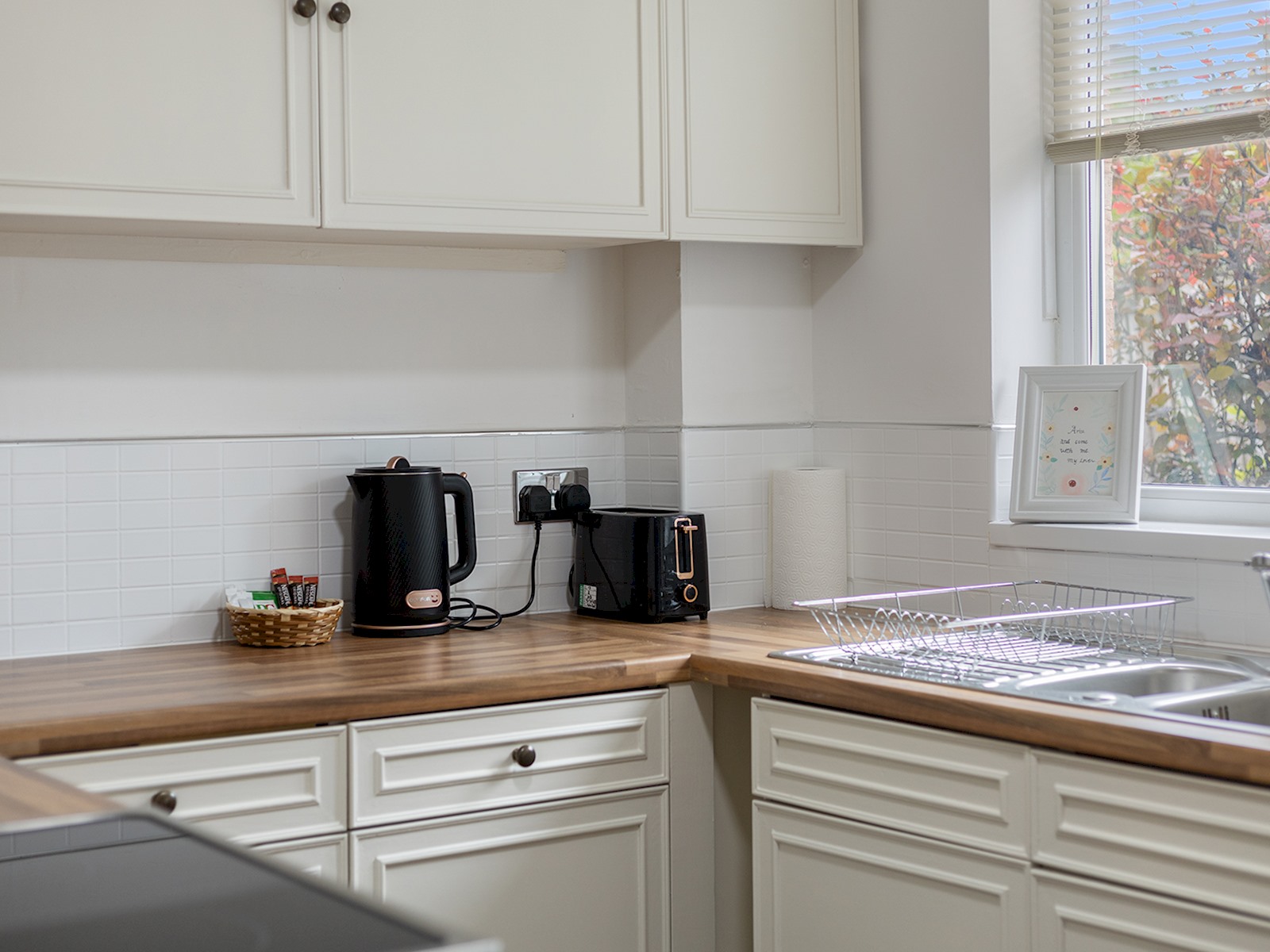 View Beautiful Renovated Central Home in York with Free Parking | Pass The Keys in 20 Scaife Gardens YO31 8HX Beautiful Renovated Central Home in York with Free Parking | Pass The Keys in 20 Scaife Gardens YO31 8HX - Property image 12 - VivreStays