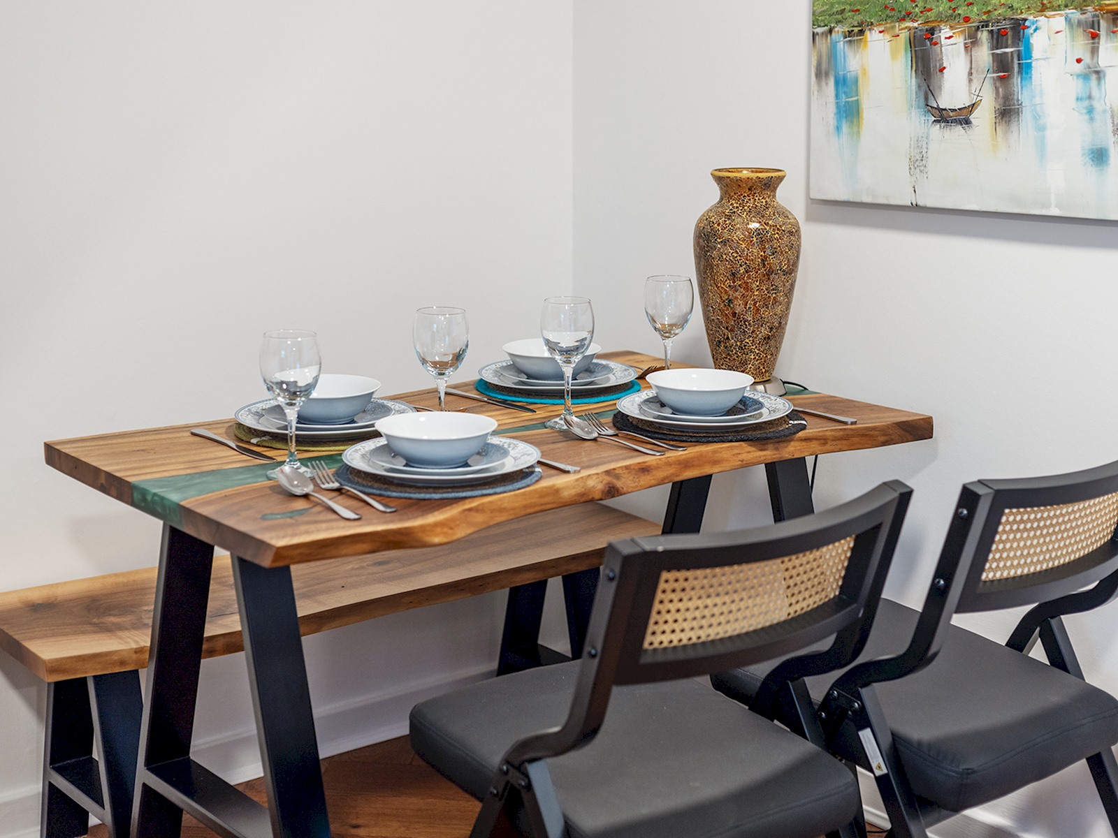 View Beautiful Renovated Central Home in York with Free Parking | Pass The Keys in 20 Scaife Gardens YO31 8HX Beautiful Renovated Central Home in York with Free Parking | Pass The Keys in 20 Scaife Gardens YO31 8HX - Property image 3 - VivreStays